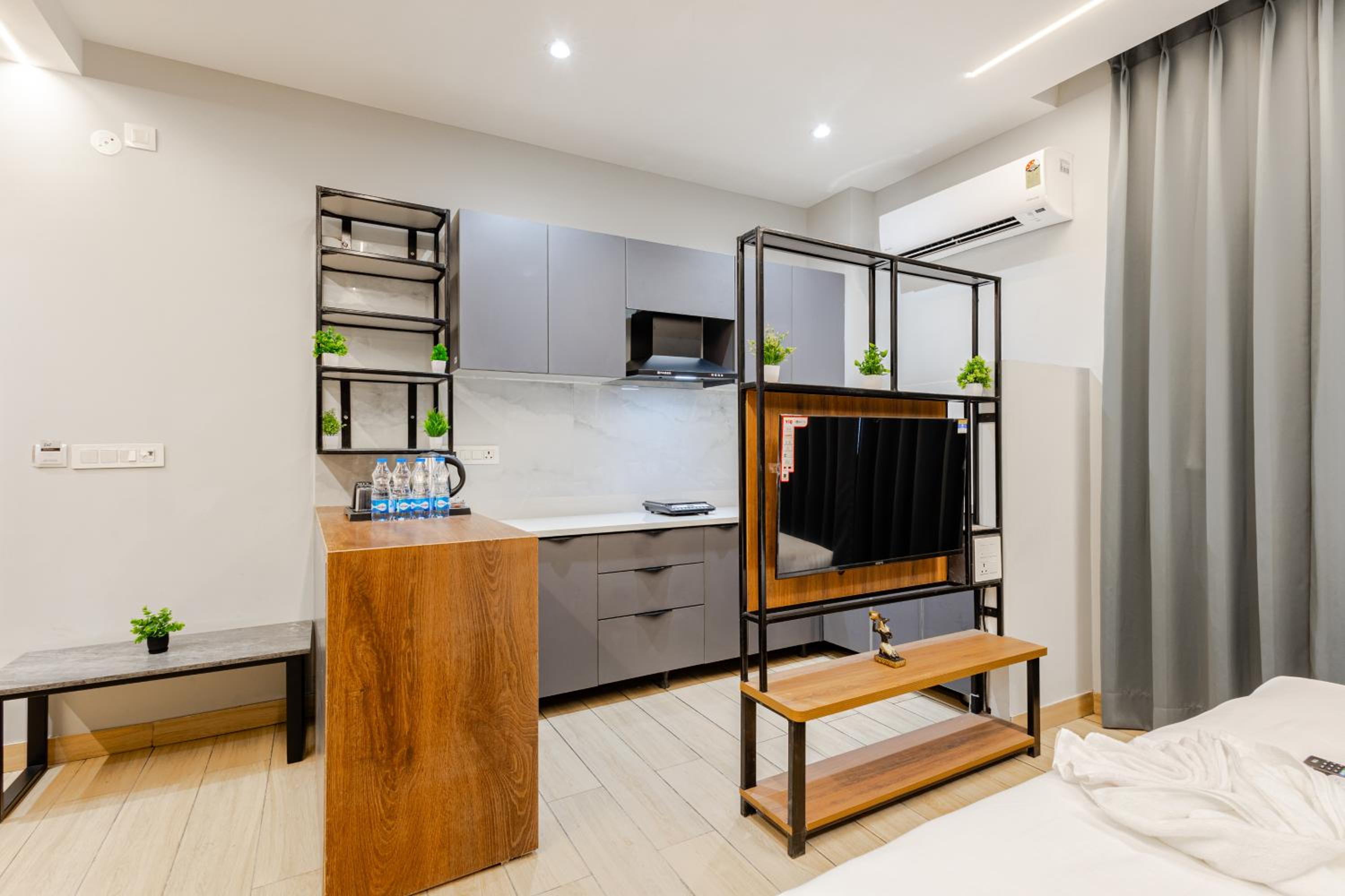 Street Studio by Lime Tree Hotel Sector 51 Gurgaon