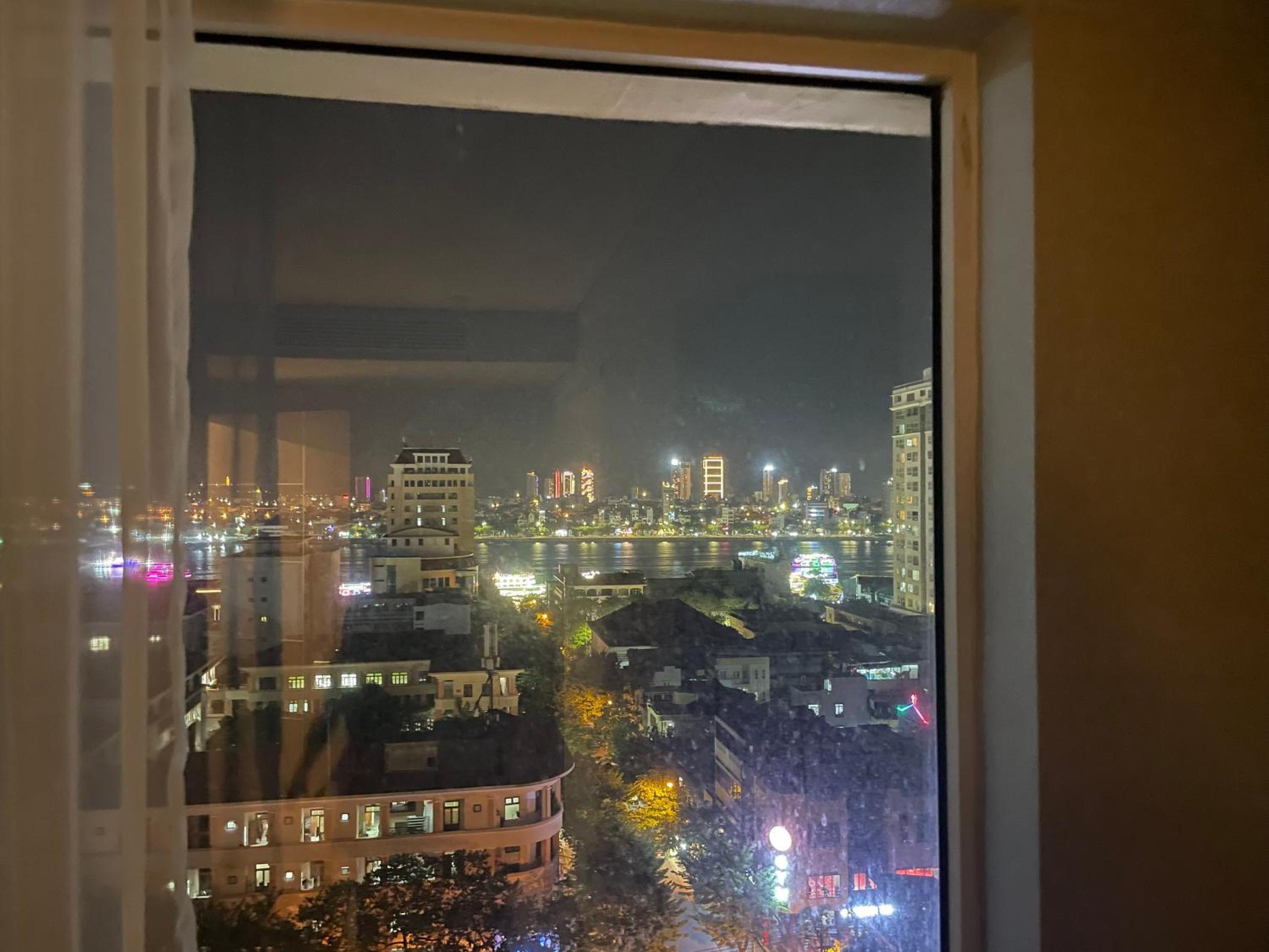 Riverside Suites