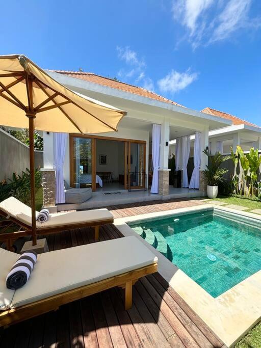 Omaira Villa Dua