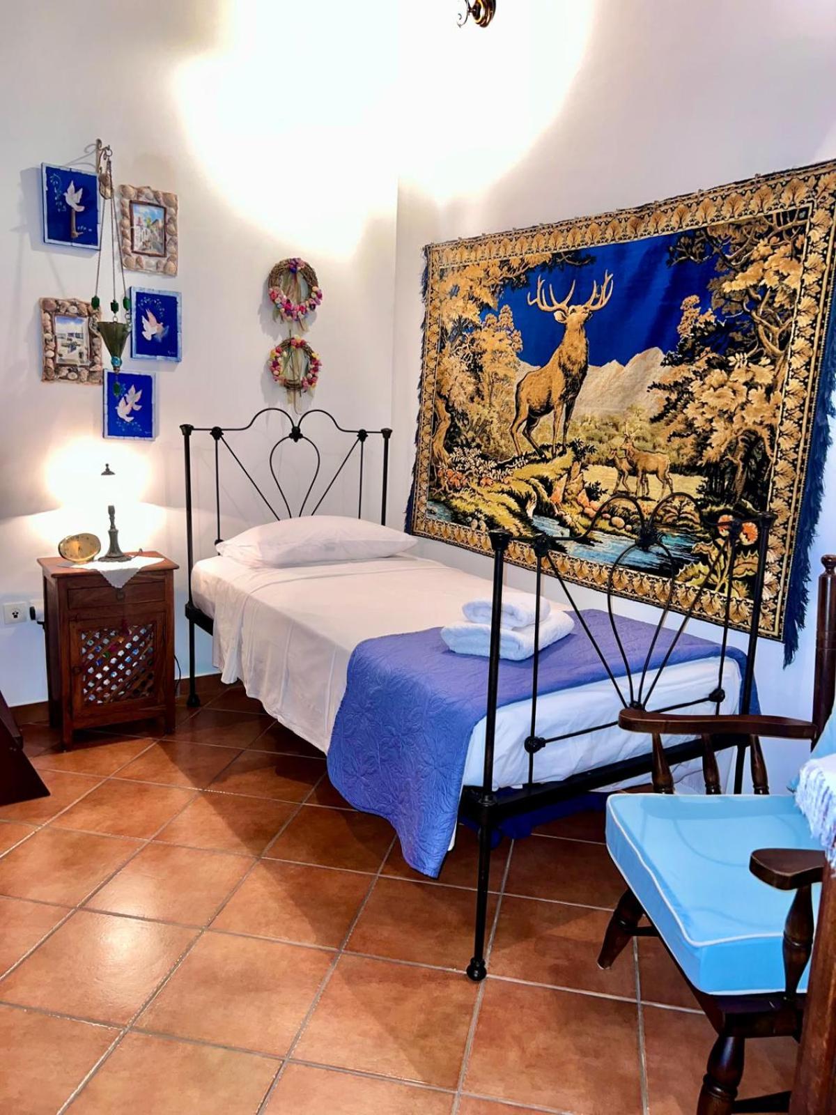 Alexjean cosy apartment close to beach and Dapia photo 3