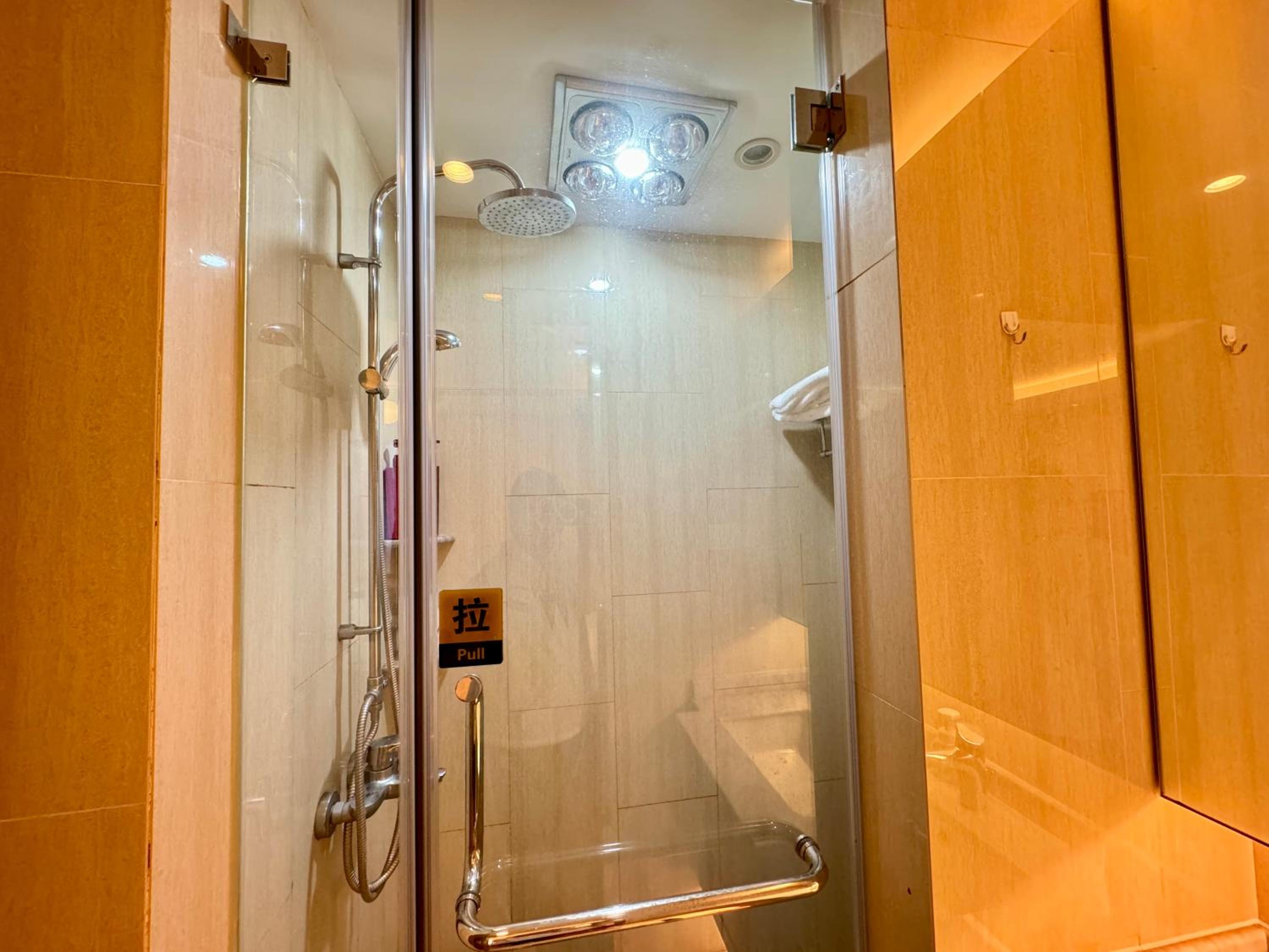 Shanghai Lerongju Boutique Apartment Metro Line 8 20meter
