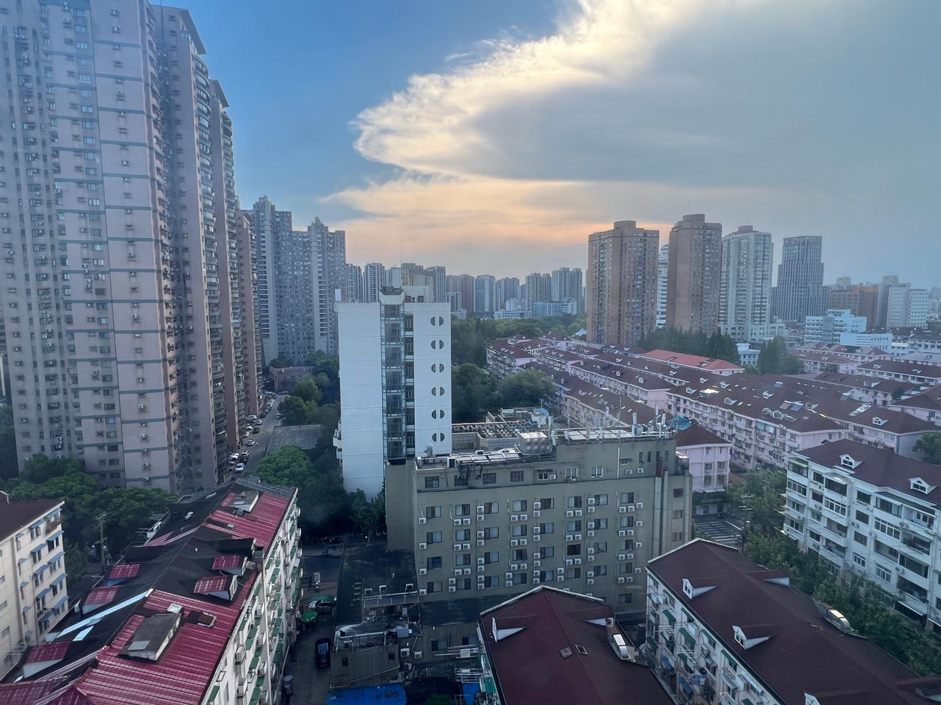 Shanghai Lerongju Boutique Apartment Metro Line 8 20meter