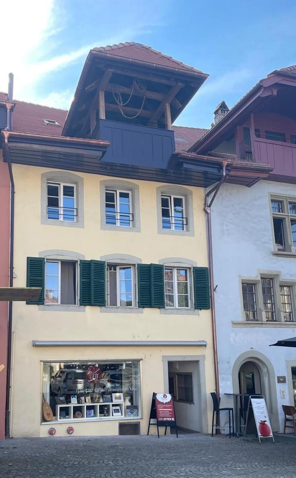 a knight's splendid apartment