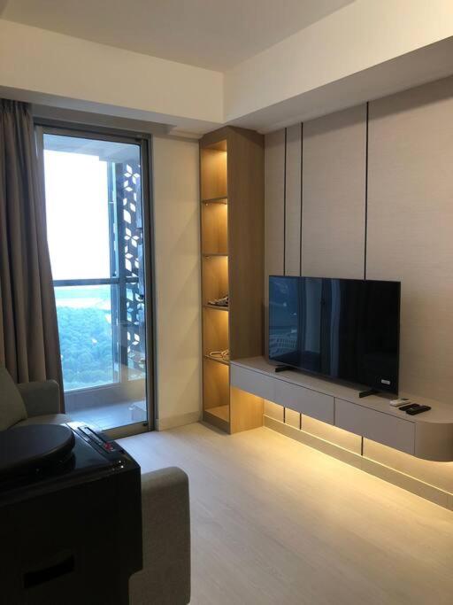 Gold Coast Apartement By Senyaman Living view 3