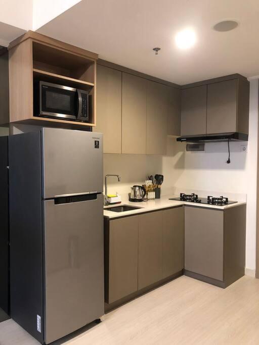 Gold Coast Apartement By Senyaman Living view 4