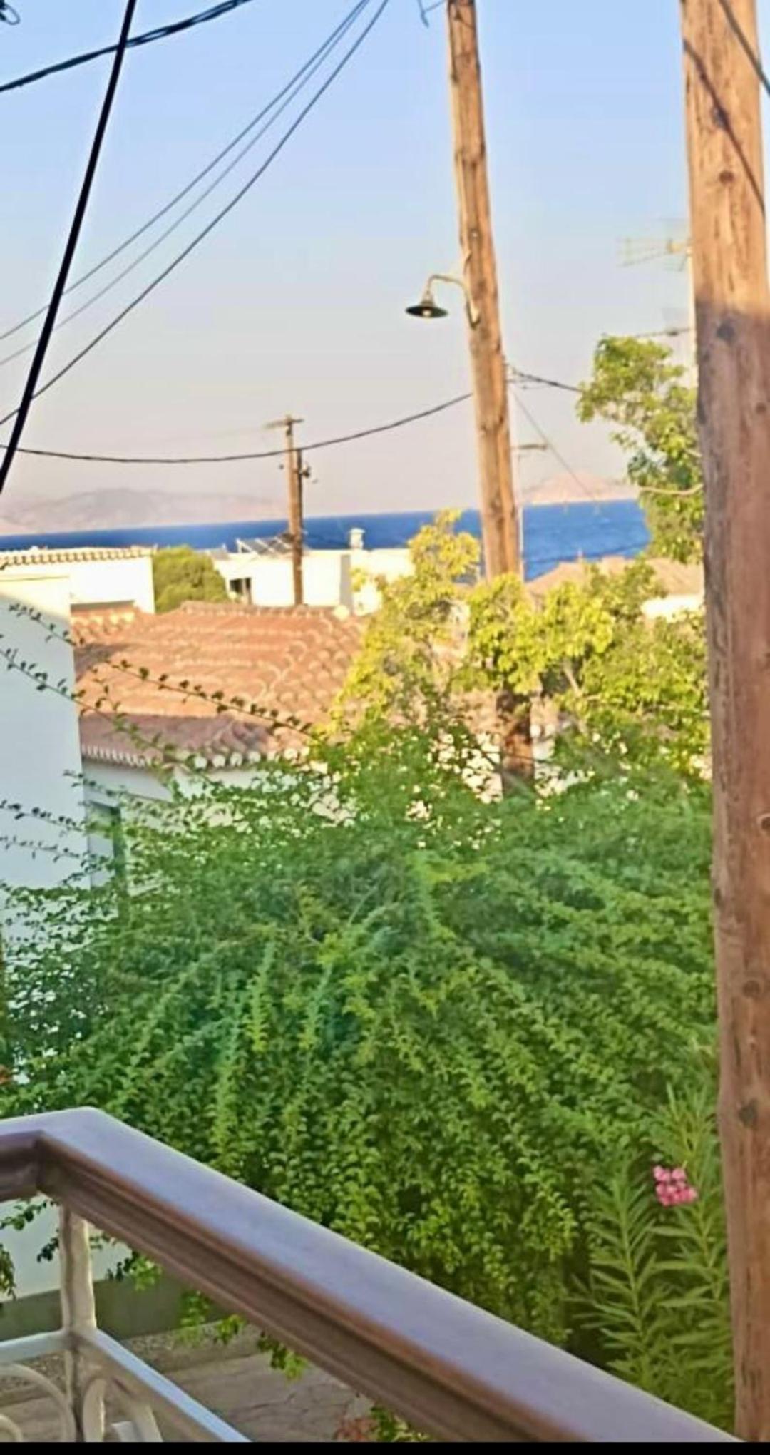 Alexjean cosy apartment close to beach and Dapia photo 4