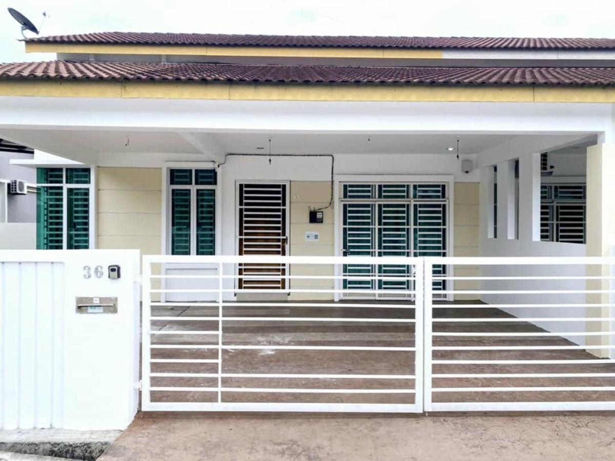 Modern COZY SINGLE STOREY HOUSE ```` ALMA JUSCO BM photo 4