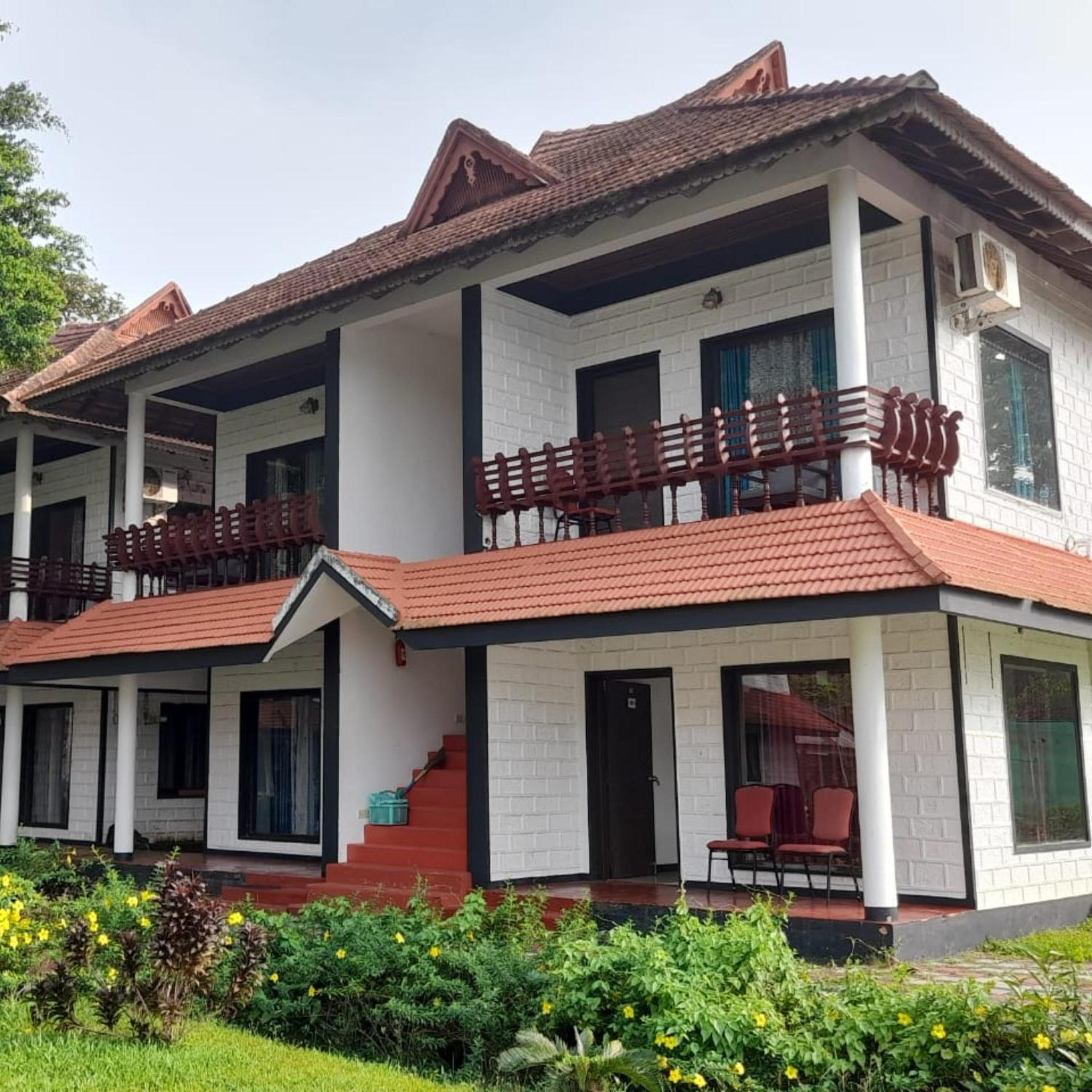 Goldfield Club & Lake Resort, Kumarakom