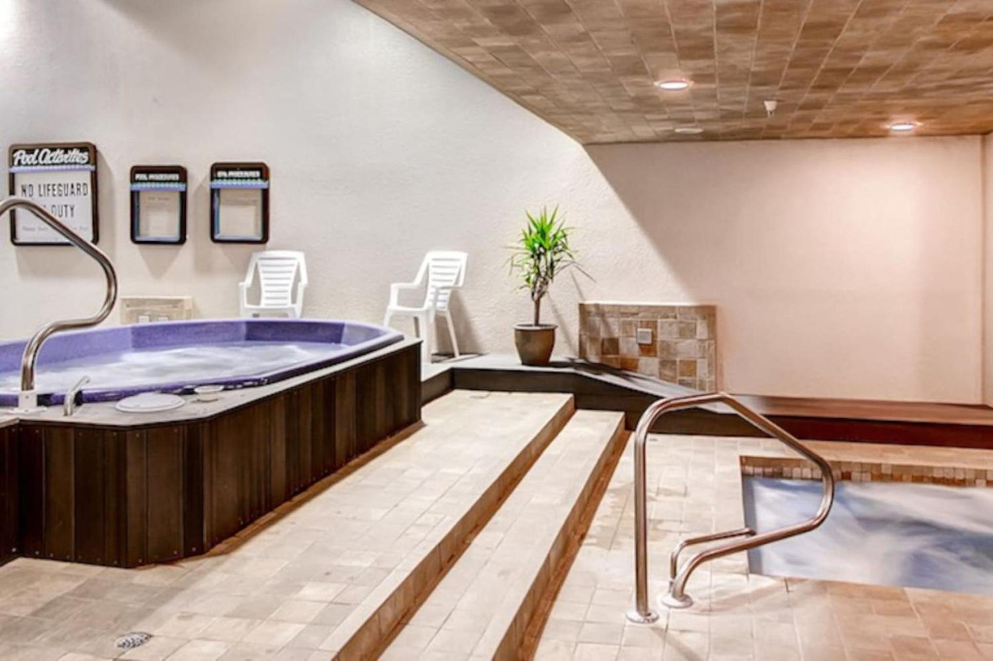 BearTrax- Pool, Hot tub, Gym, Sauna, Near Resort
