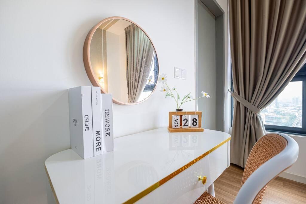 The Rest Nest Modern M Vertica 4BR Infinity Pool