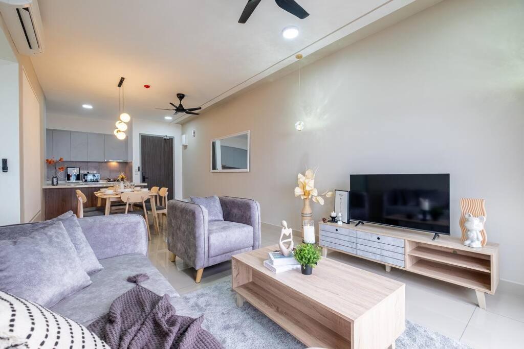 The Rest Nest Modern M Vertica 4BR Infinity Pool