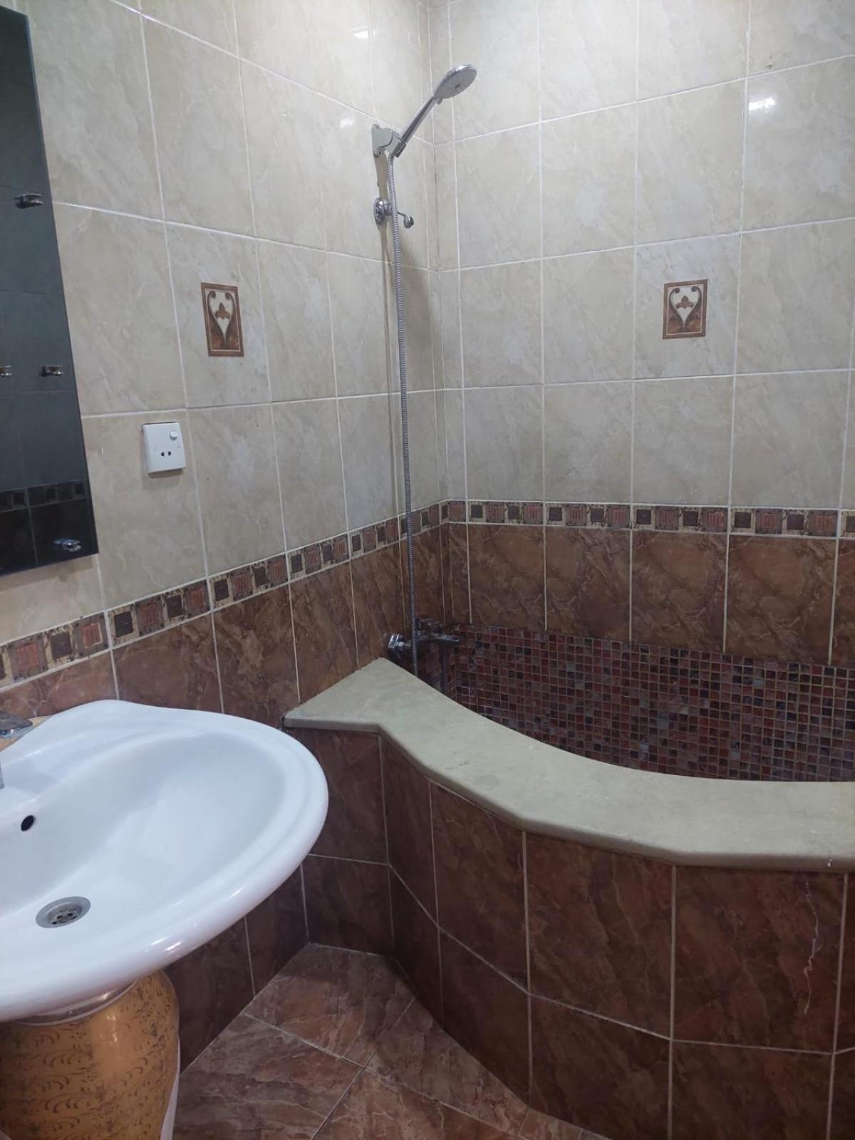 Apartament 28 may