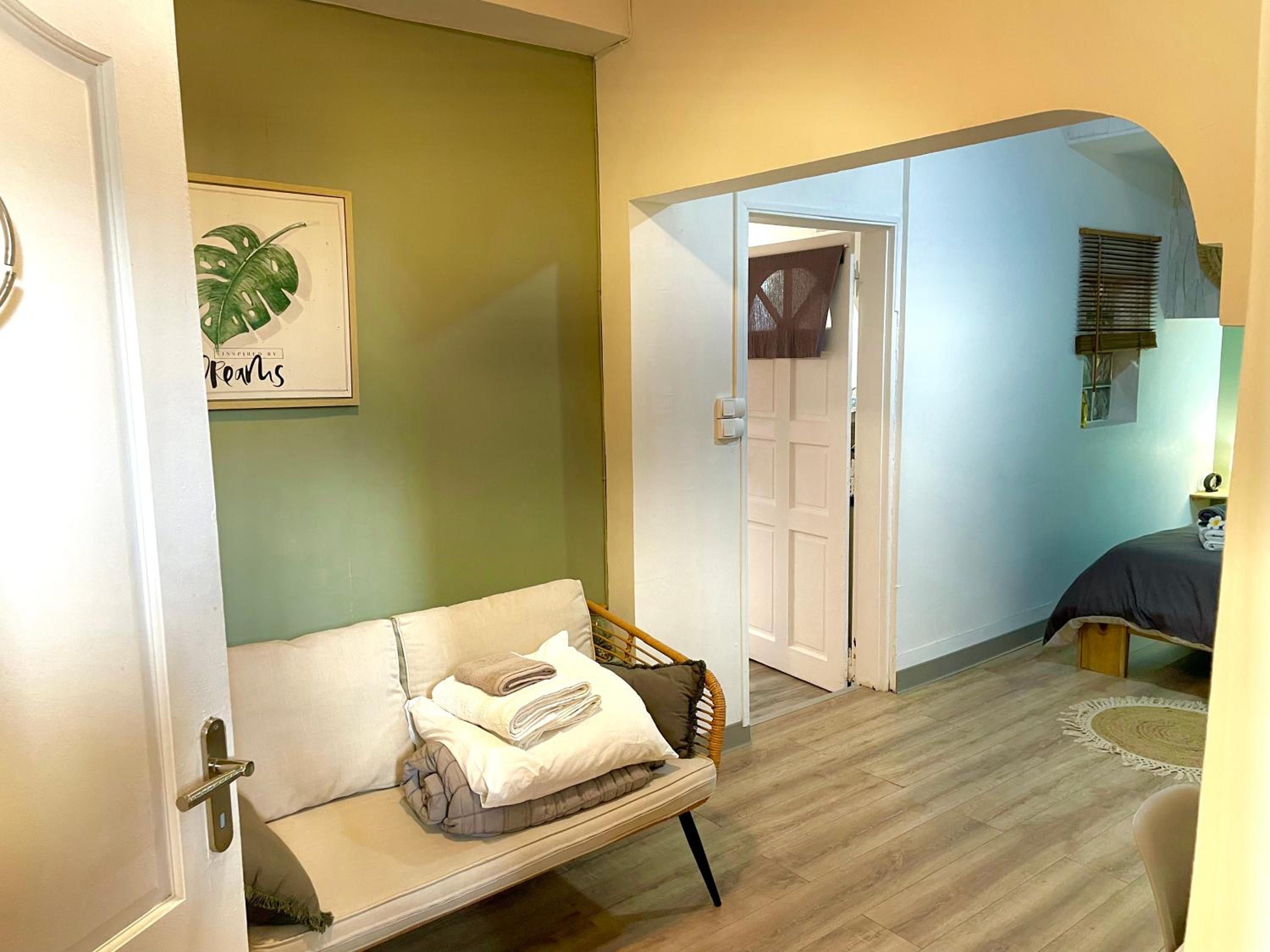 Cosy F2 meublé Soa by le Manchy view 5