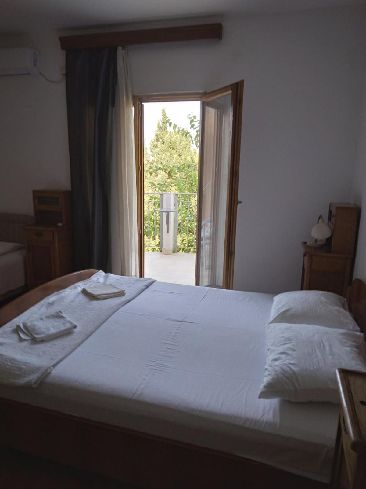 Apartments Markovic Sutomore