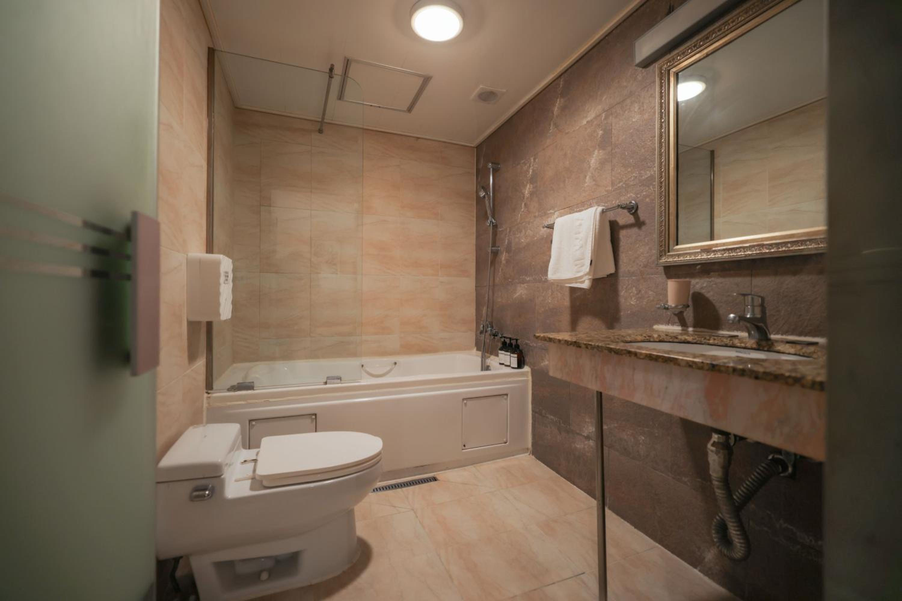 New Day Hotel Gangnam view 3