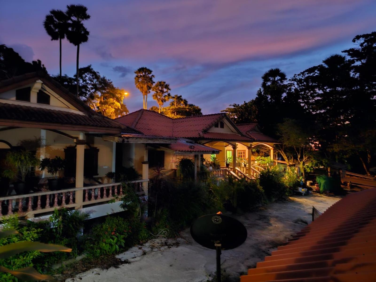 Rustic apartment at YaNui beach