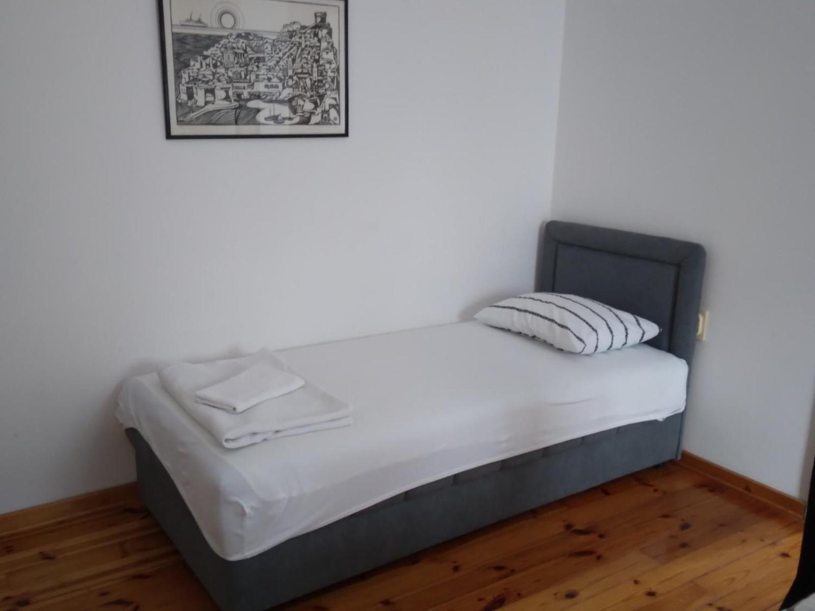 Apartments Markovic Sutomore