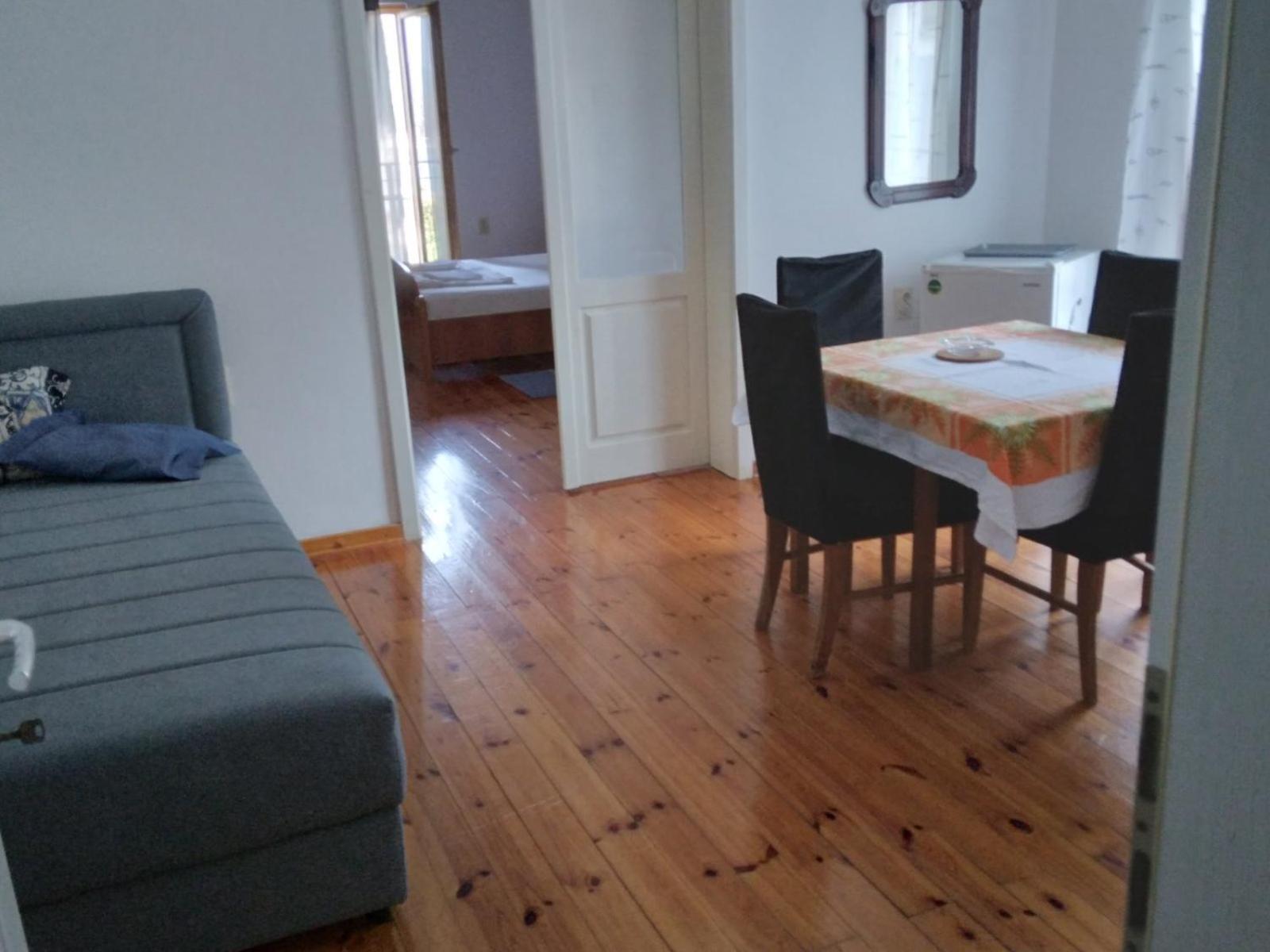 Apartments Markovic Sutomore