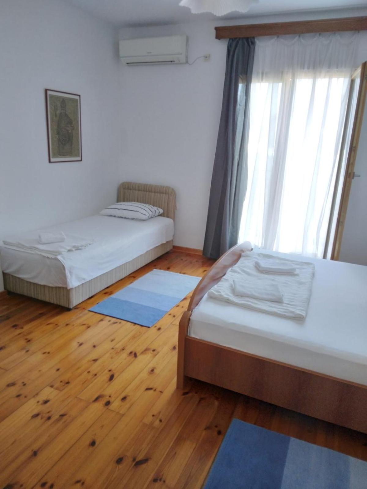 Apartments Markovic Sutomore
