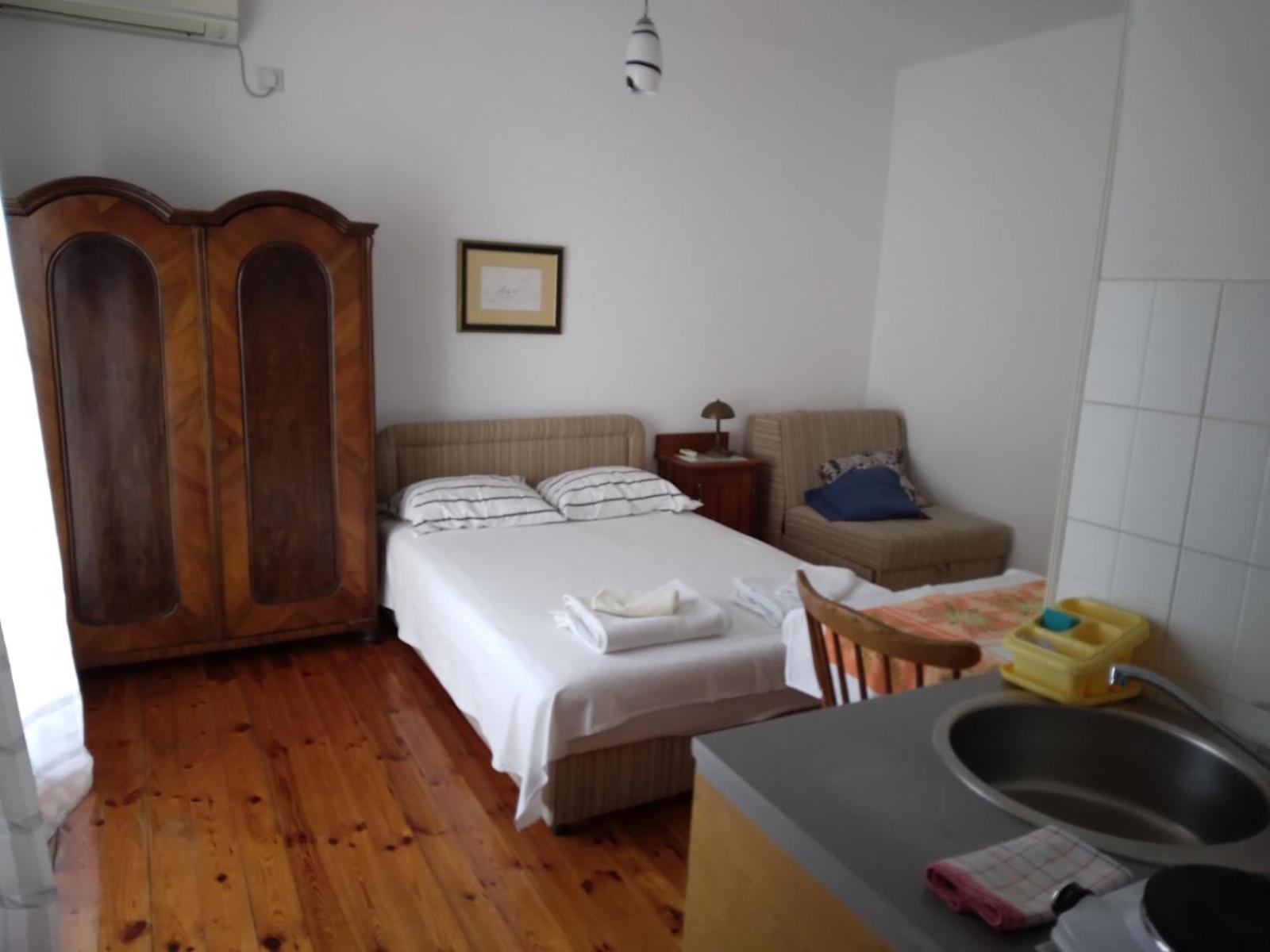 Apartments Markovic Sutomore