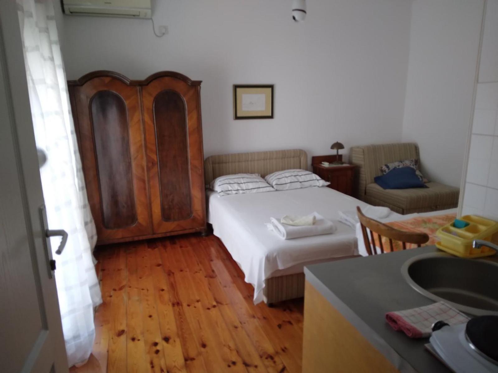Apartments Markovic Sutomore