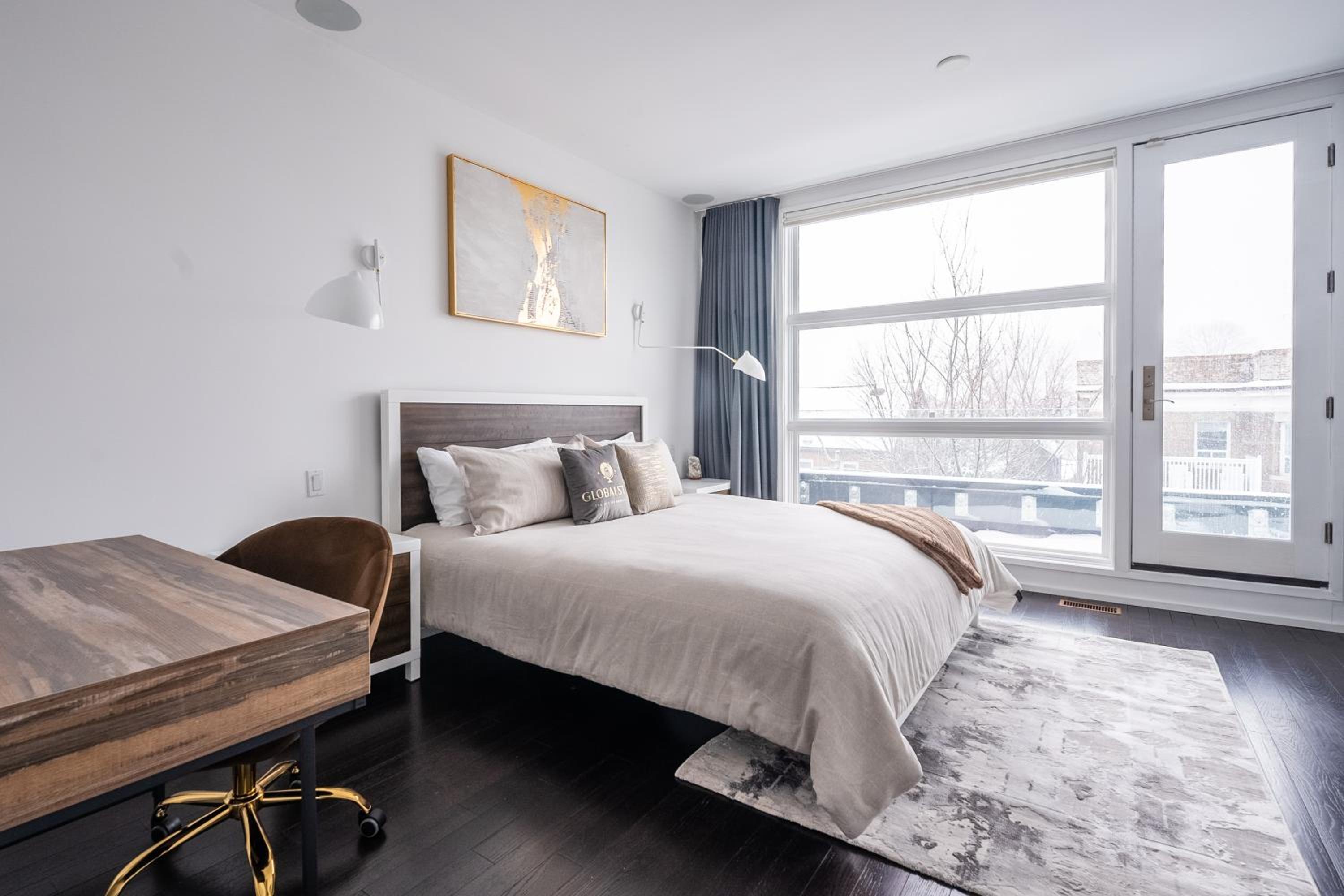 Fancy Downtown House with HOT TUB & BBQ by GLOBALSTAY