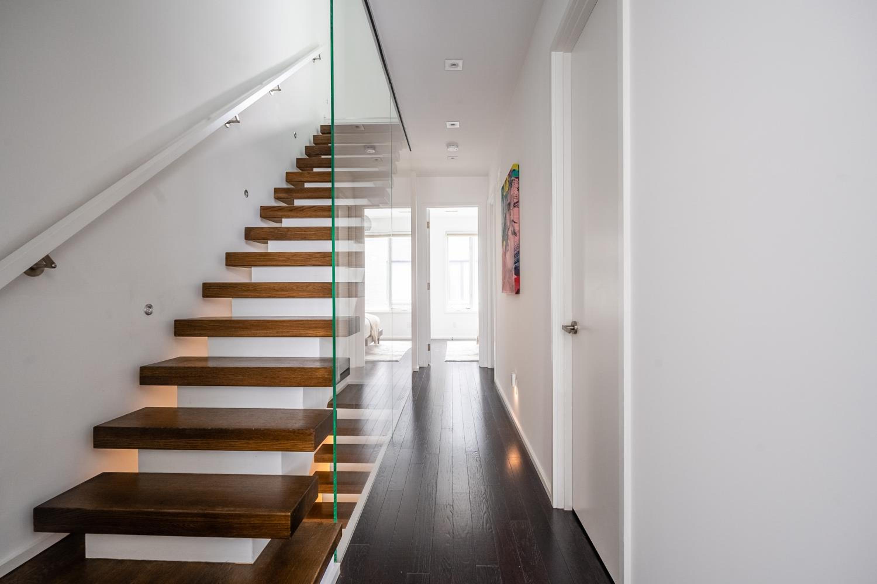 Fancy Downtown House with HOT TUB & BBQ by GLOBALSTAY