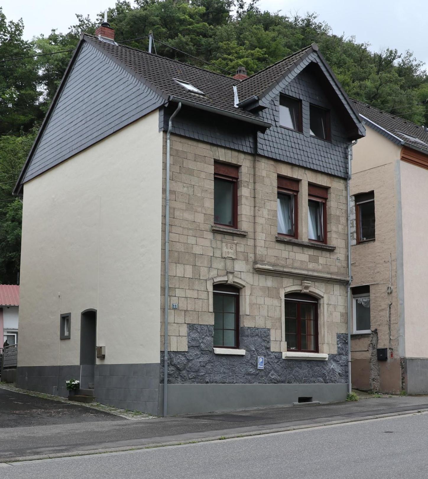 Gemütliche FeWo im 1OG im Haus zur Vulkaneifel Brohl