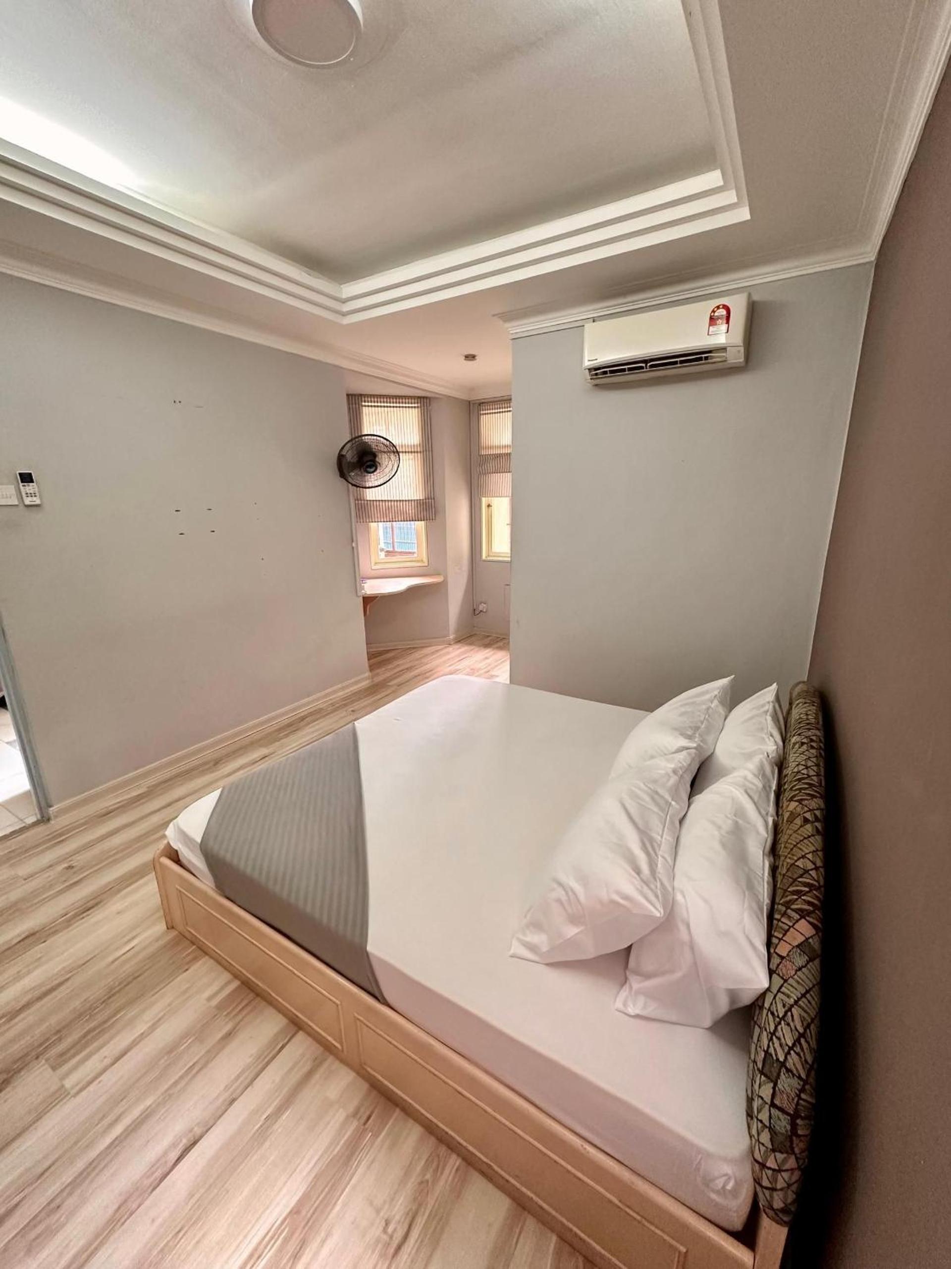 De One Homestay Bayu Emas Near Beach photo 7