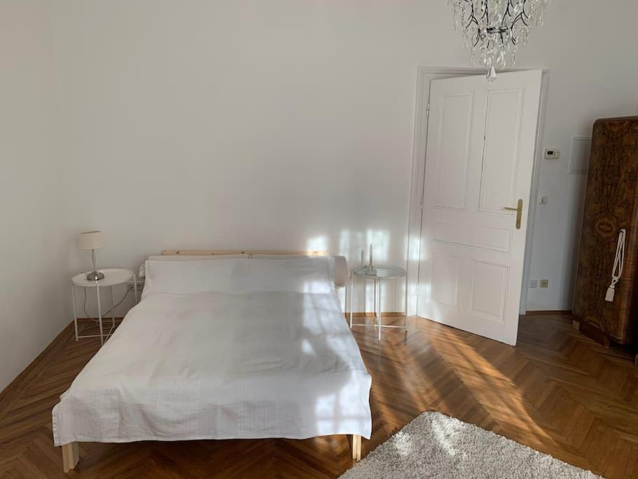 Villa guest suite near Vienna