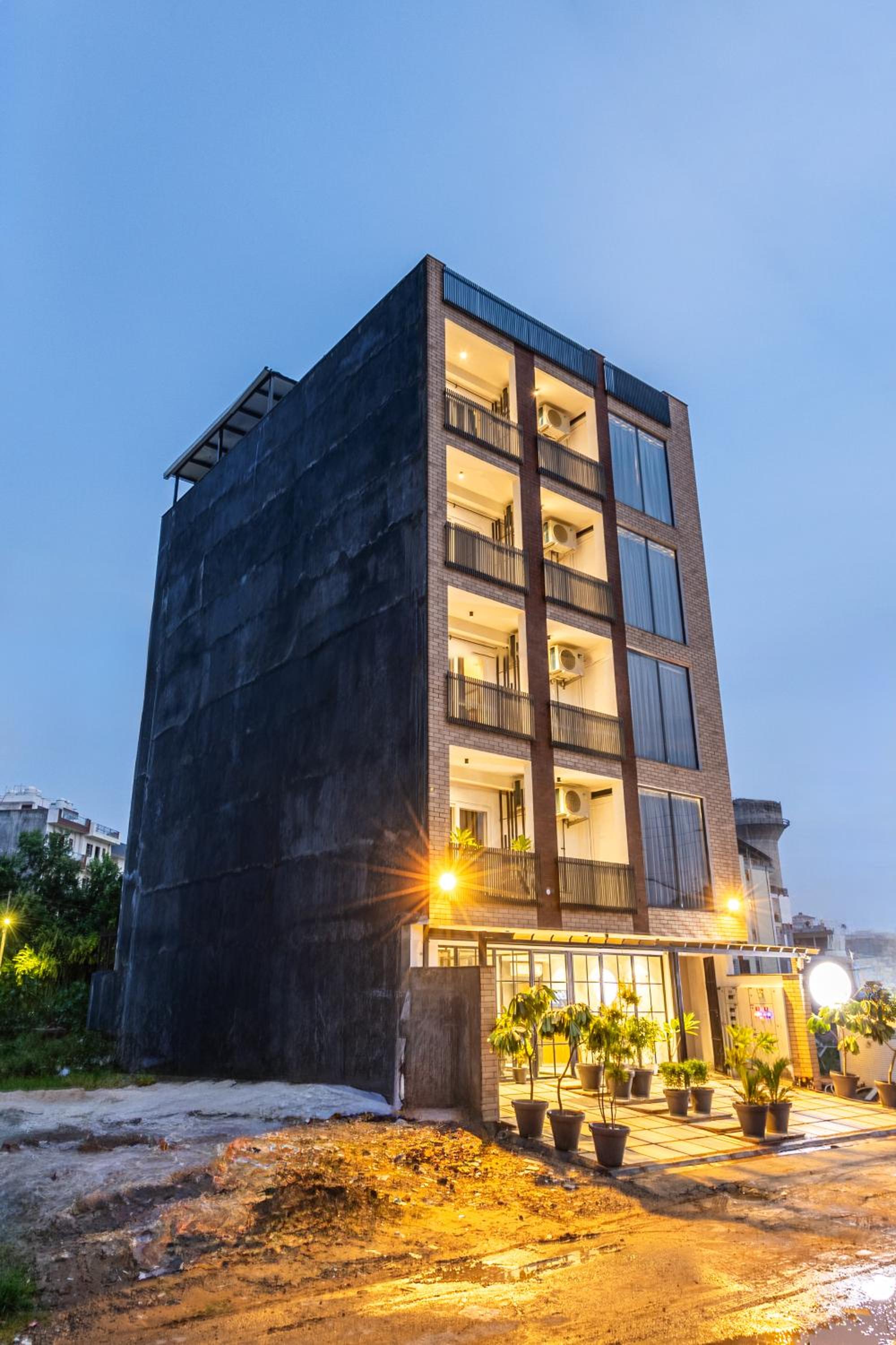 Street Studio by Lime Tree Hotel Sector 51 Gurgaon