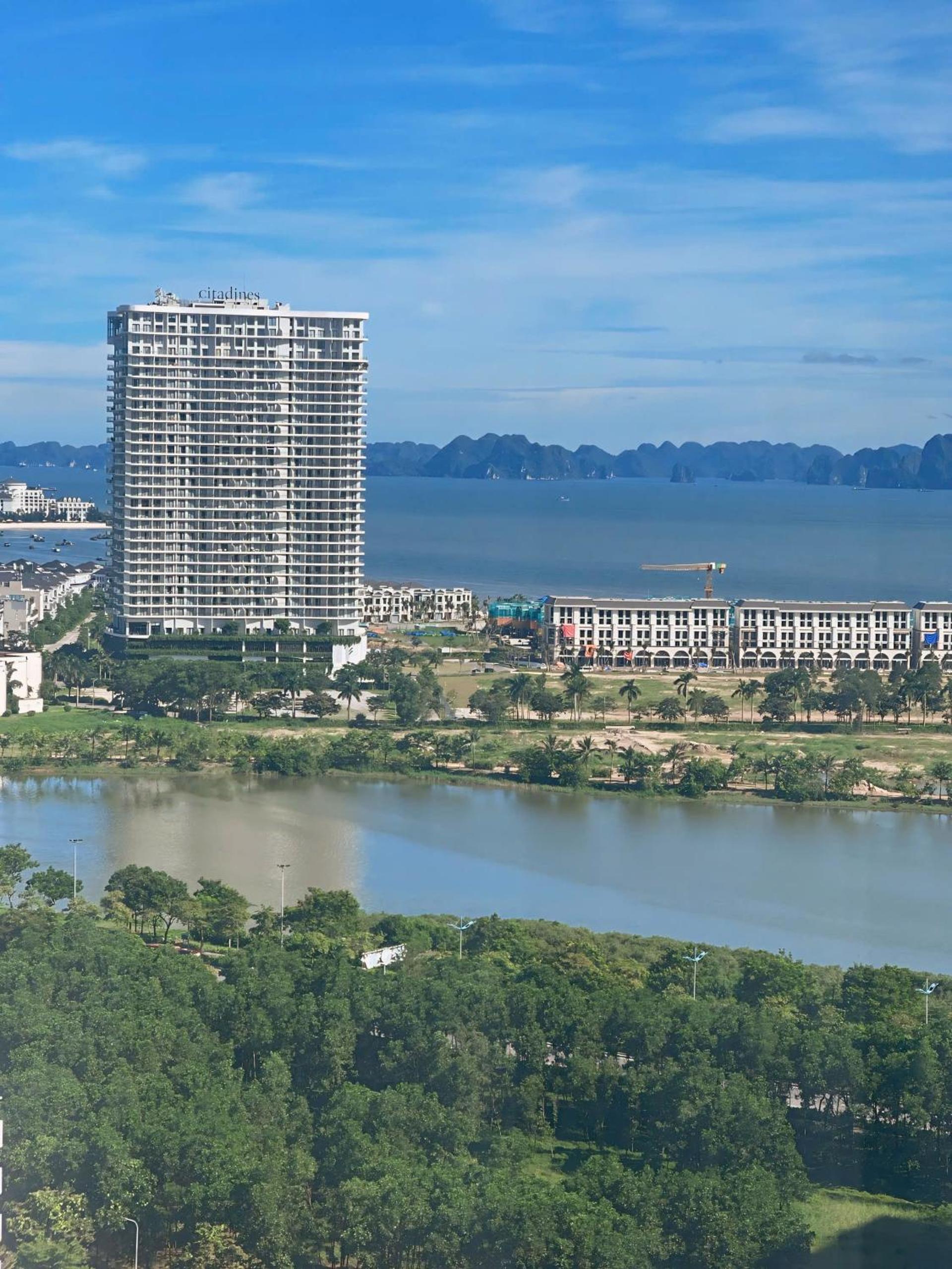 By's House- Căn hộ View biển Hạ Long