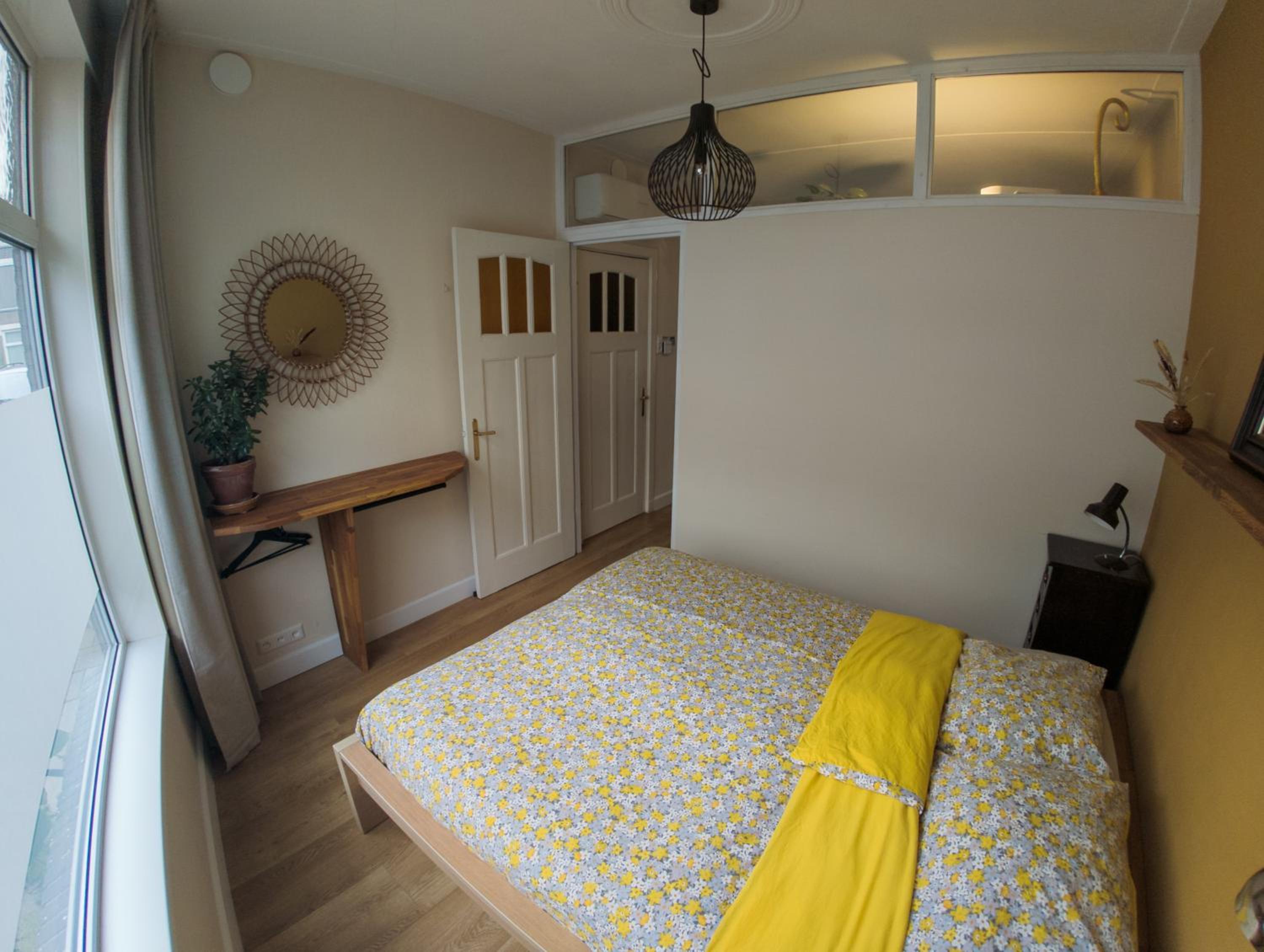 Central located apartment - groundfloor & garden view 4