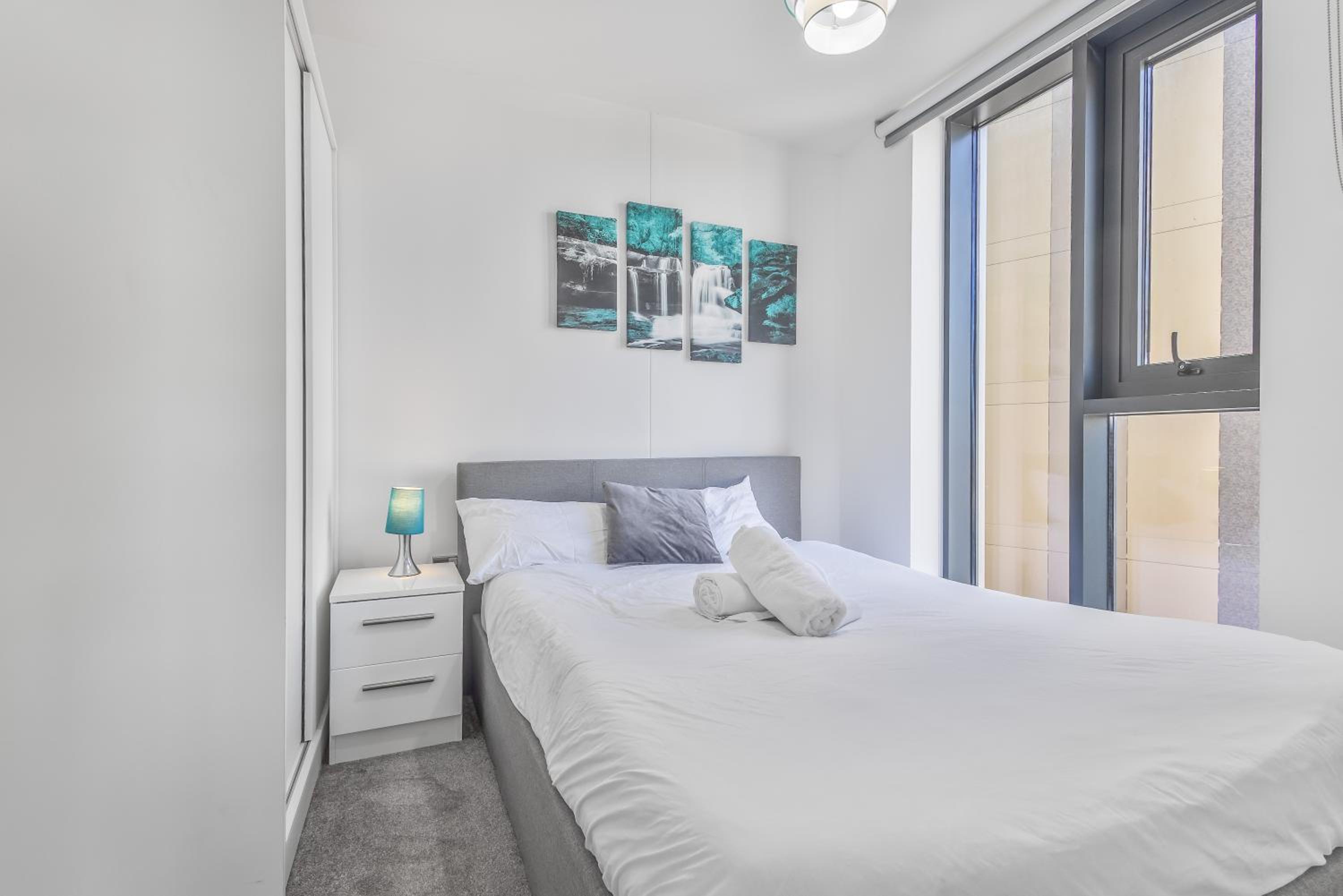Luxury 2 Bedroom Apartment Broad Street!