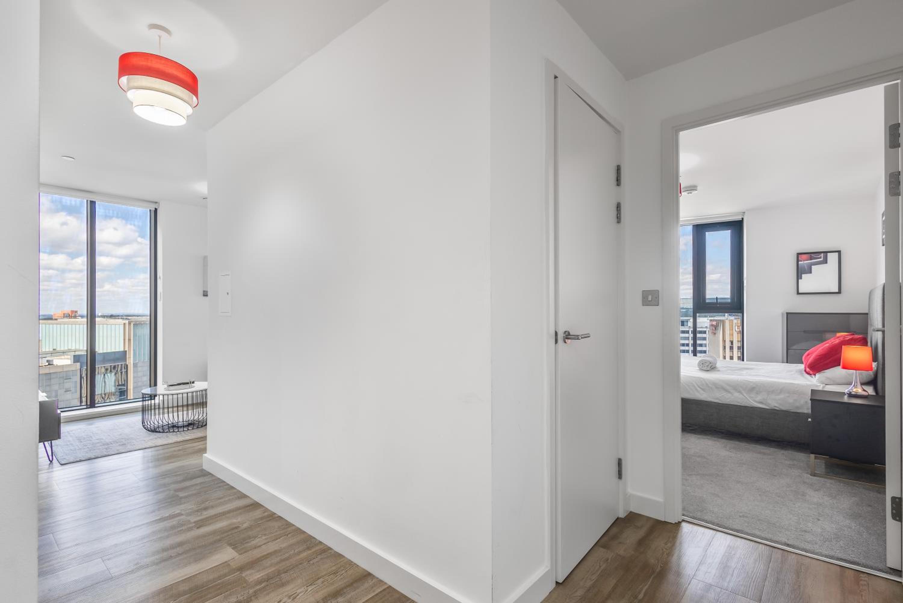 Luxury 2 Bedroom Apartment Broad Street!