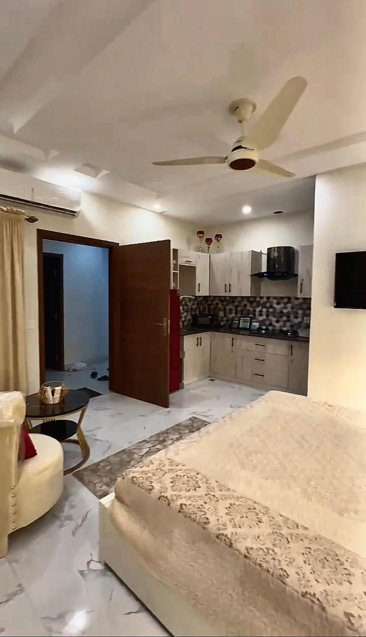 Luxurious Studio Apartment view 3