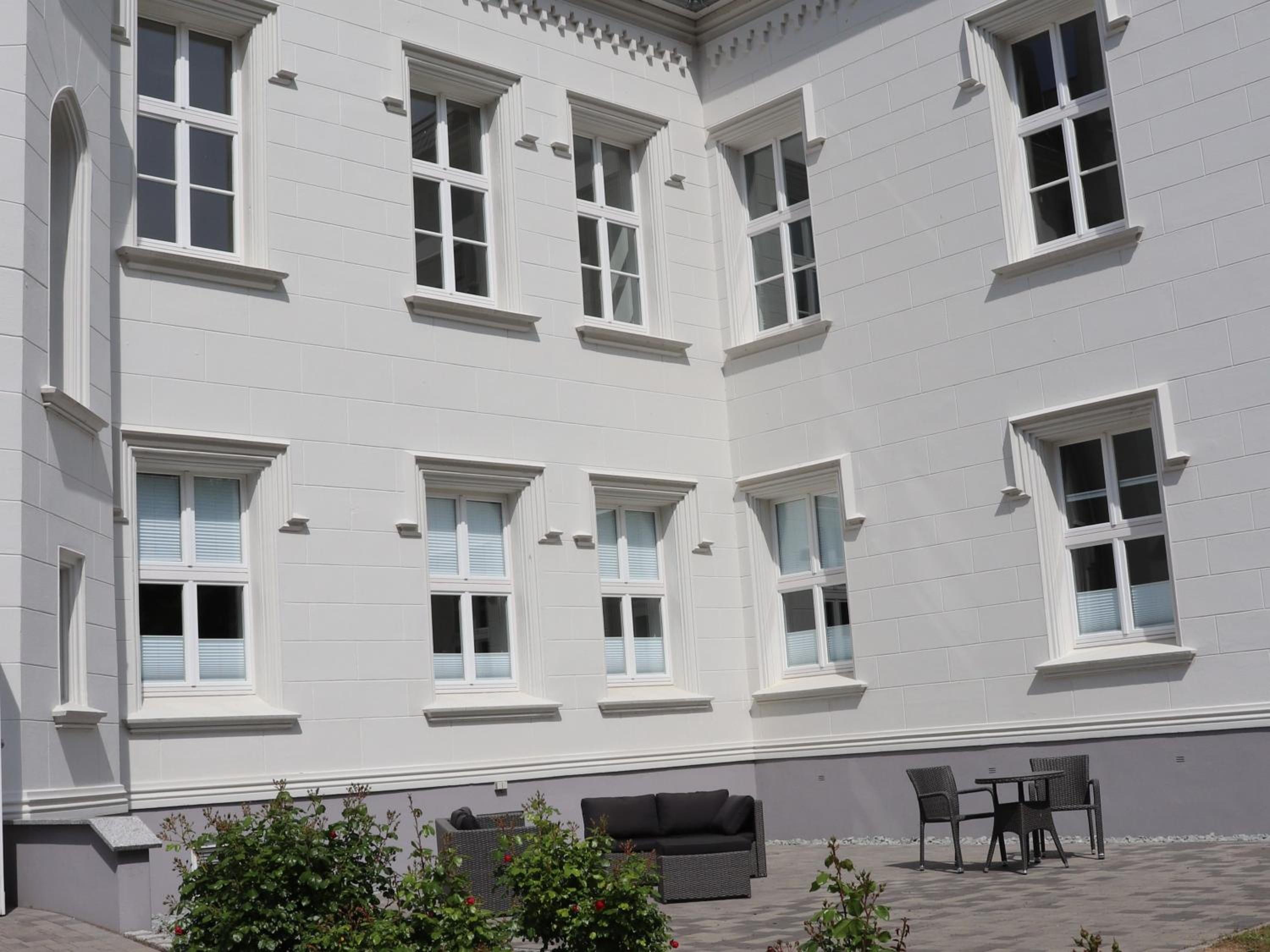 Schloss Hohendorf view 2