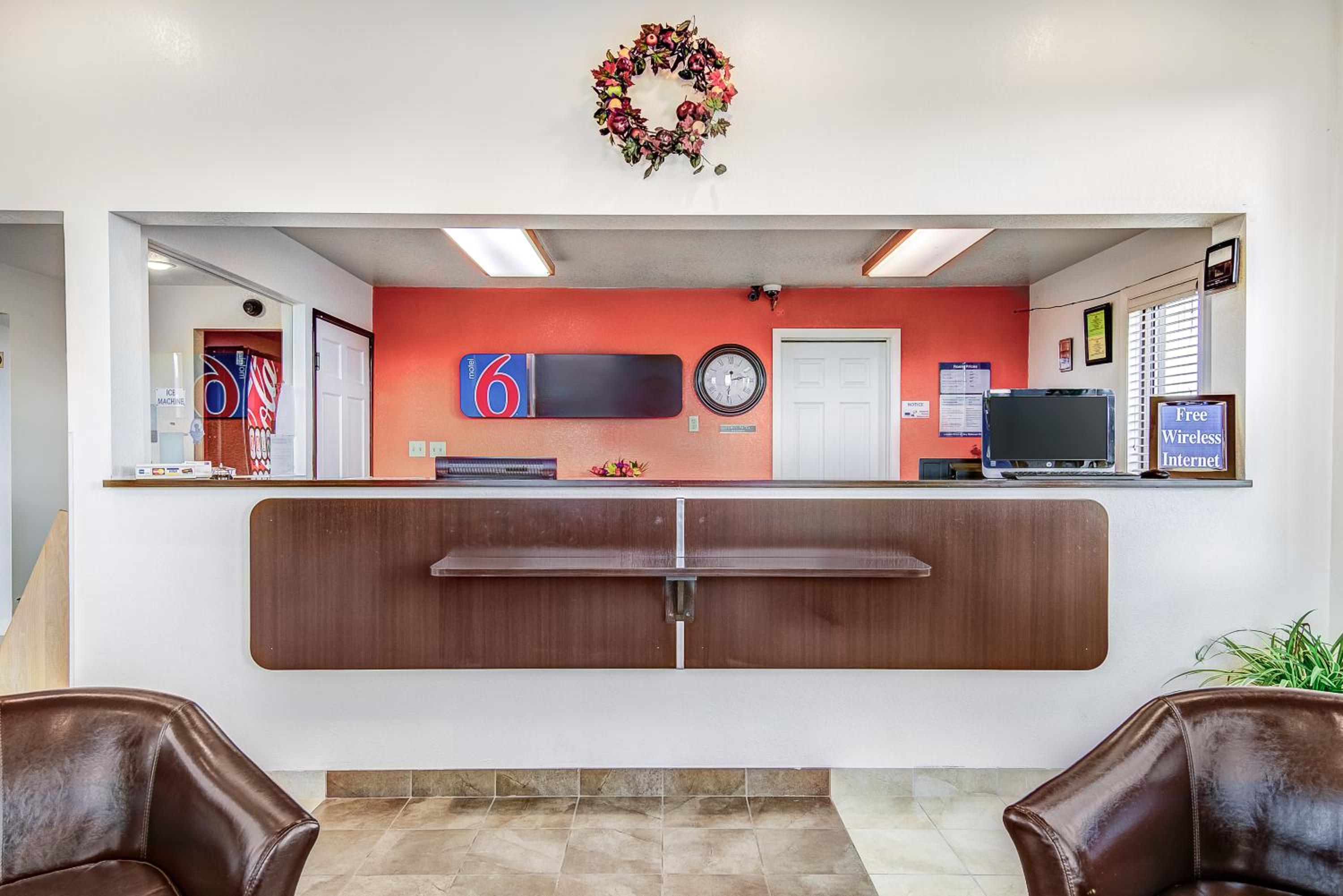 Motel 6-Colby, KS