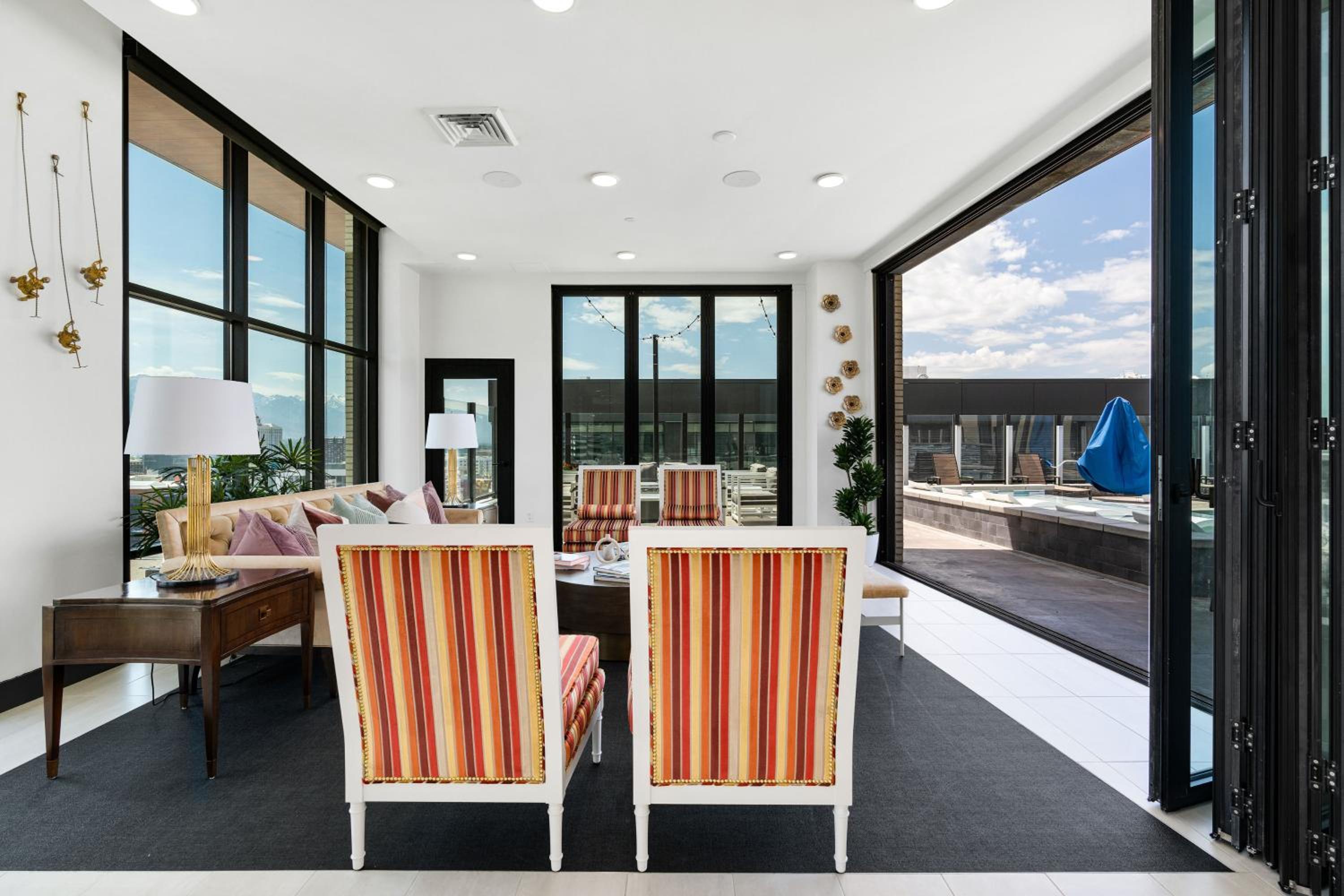 lounge