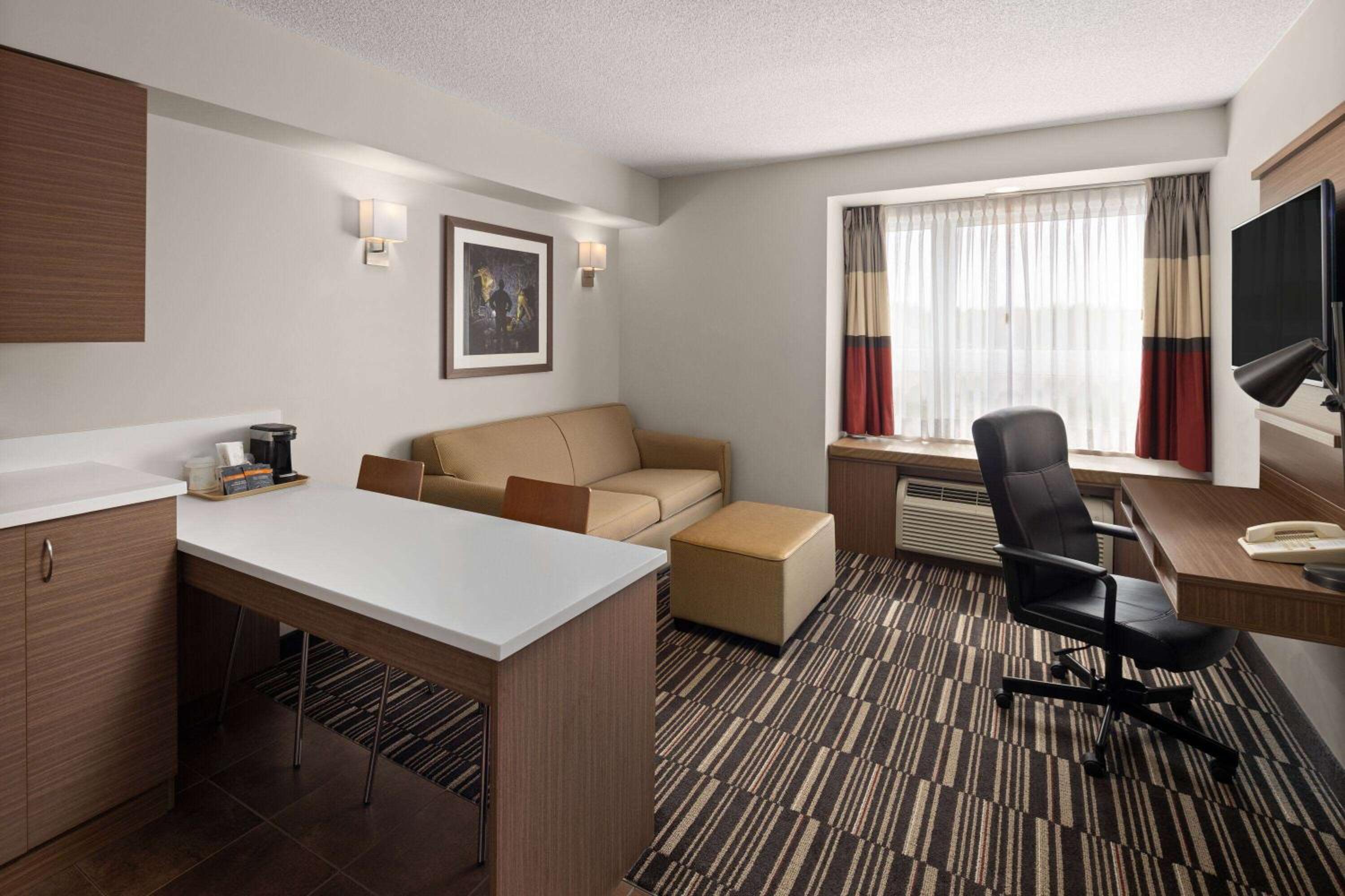 Microtel Inn & Suites by Wyndham Kirkland Lake