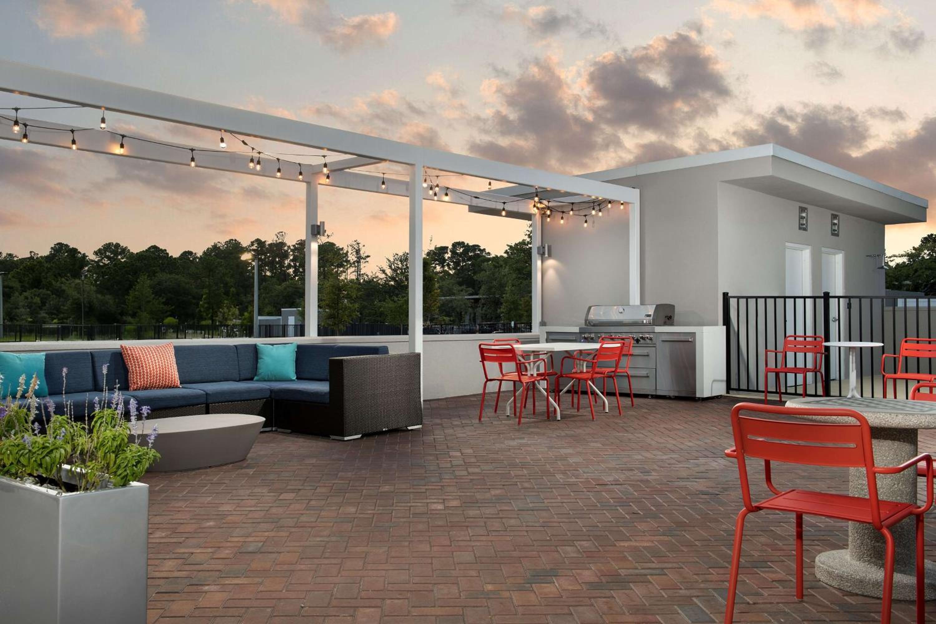 Jacksonville Vacations - Tru By Hilton Jacksonville Airport - Property Image 36