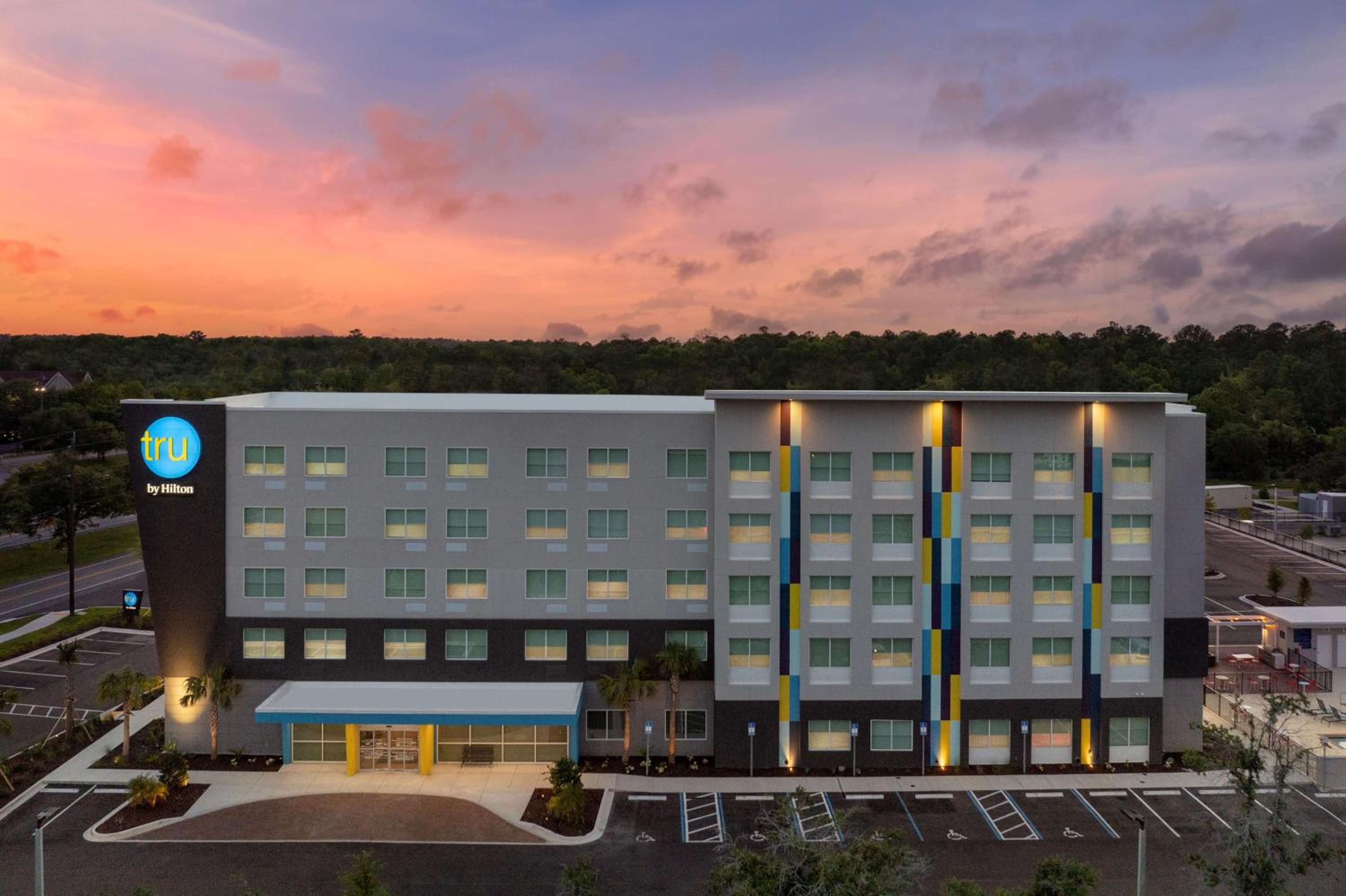 Jacksonville Vacations - Tru By Hilton Jacksonville Airport - Property Image 29