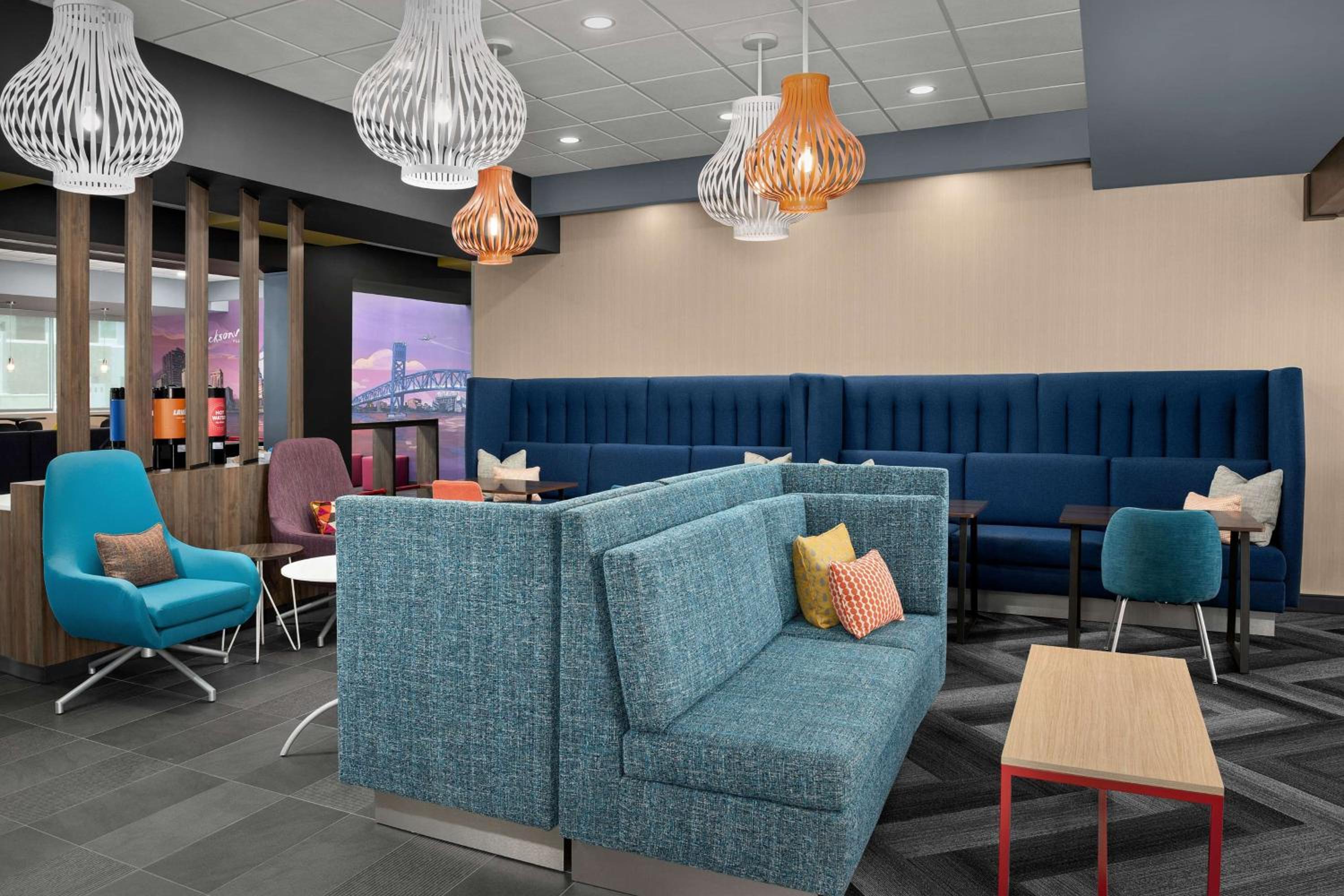 Jacksonville Vacations - Tru By Hilton Jacksonville Airport - Property Image 32