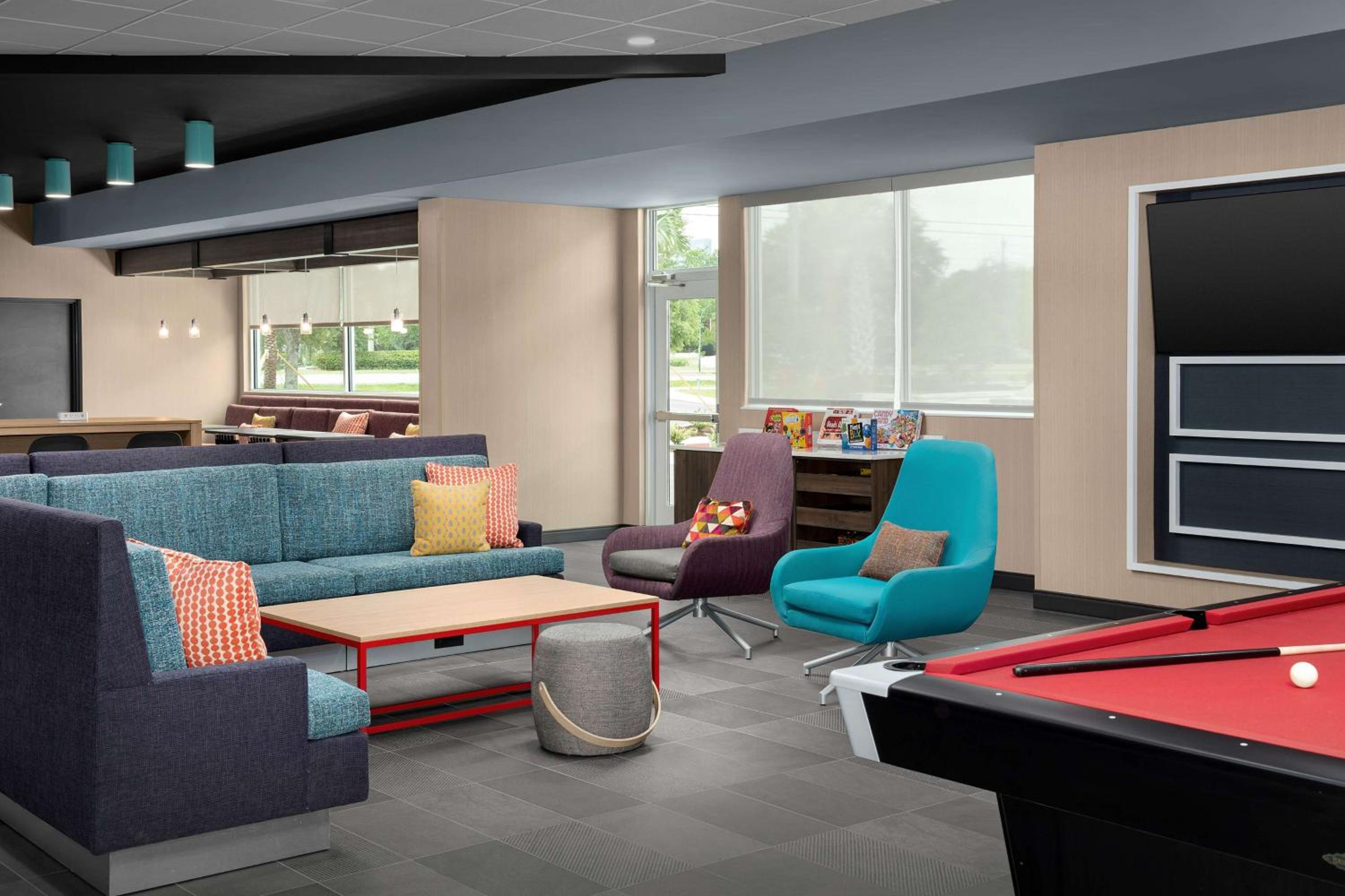 Jacksonville Vacations - Tru By Hilton Jacksonville Airport - Property Image 38