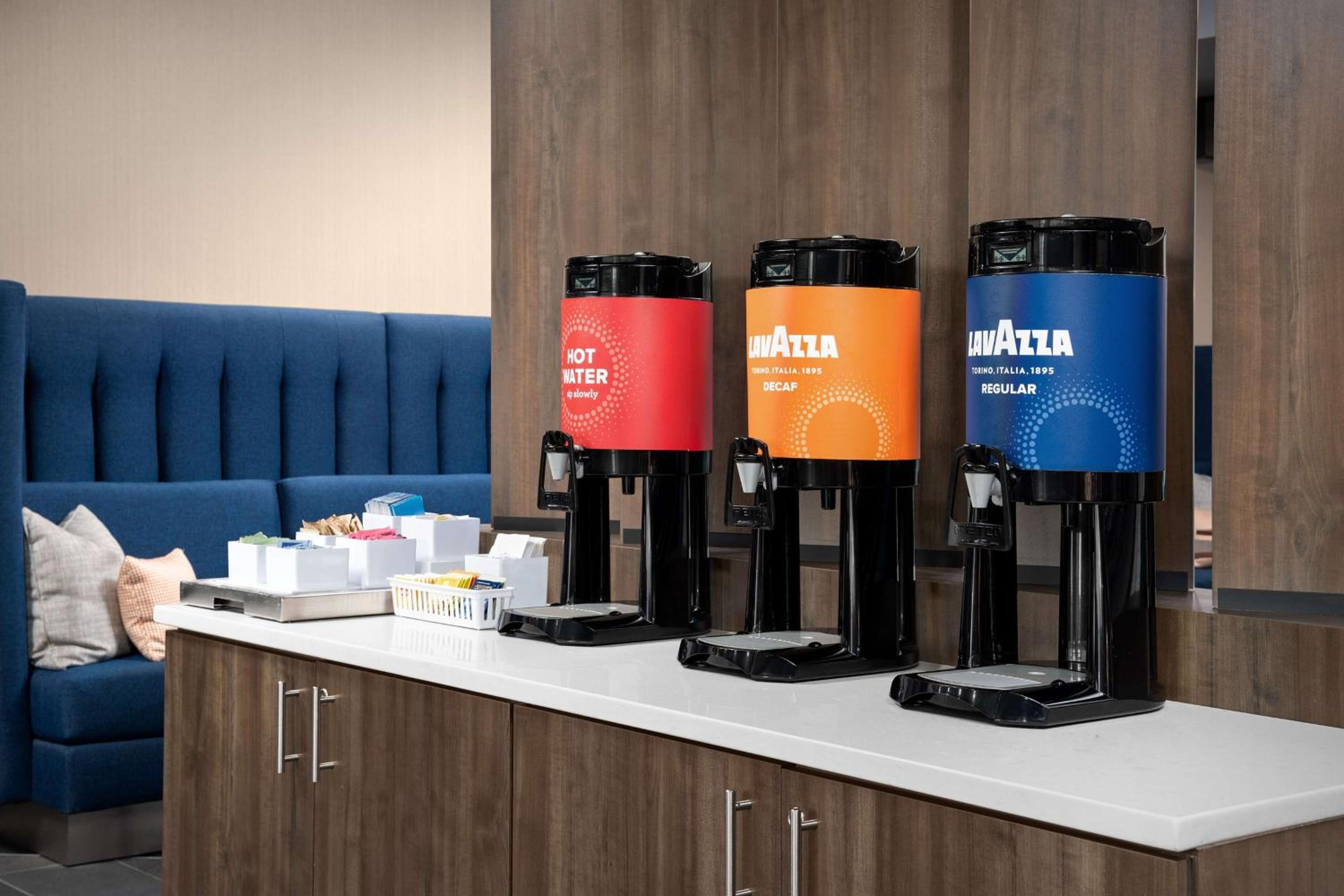 Jacksonville Vacations - Tru By Hilton Jacksonville Airport - Property Image 4