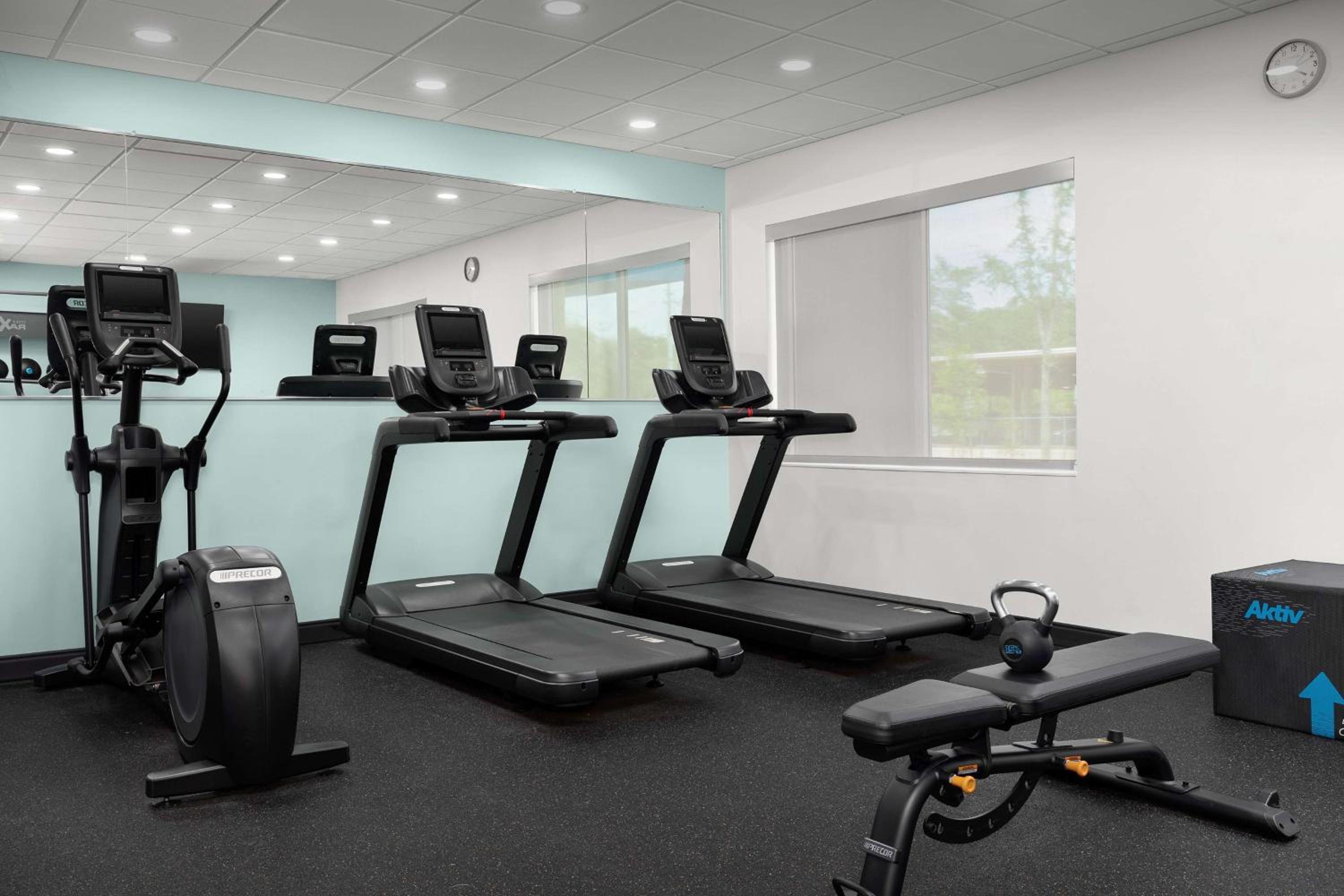 Jacksonville Vacations - Tru By Hilton Jacksonville Airport - Property Image 6