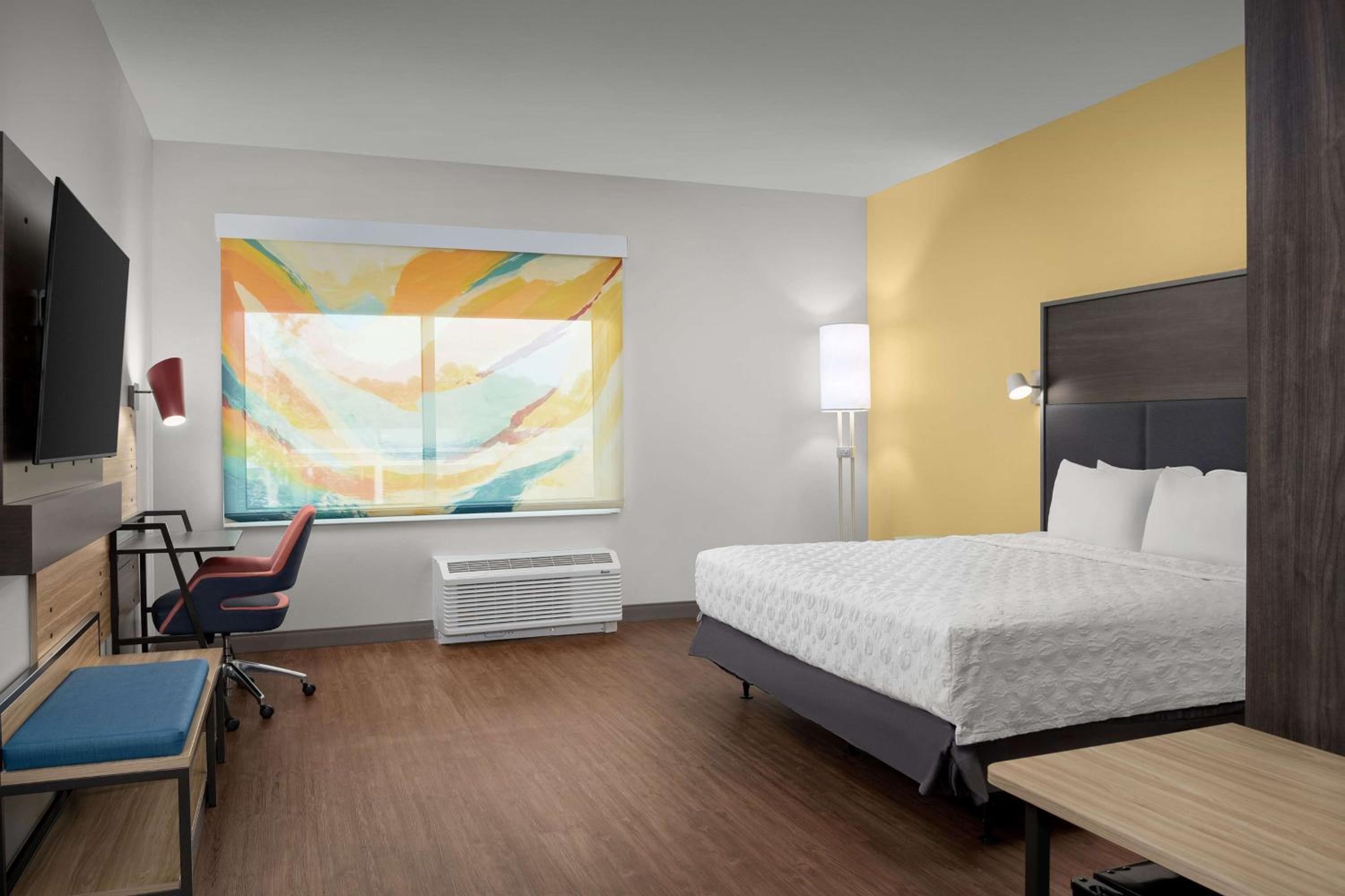 Jacksonville Vacations - Tru By Hilton Jacksonville Airport - Property Image 18