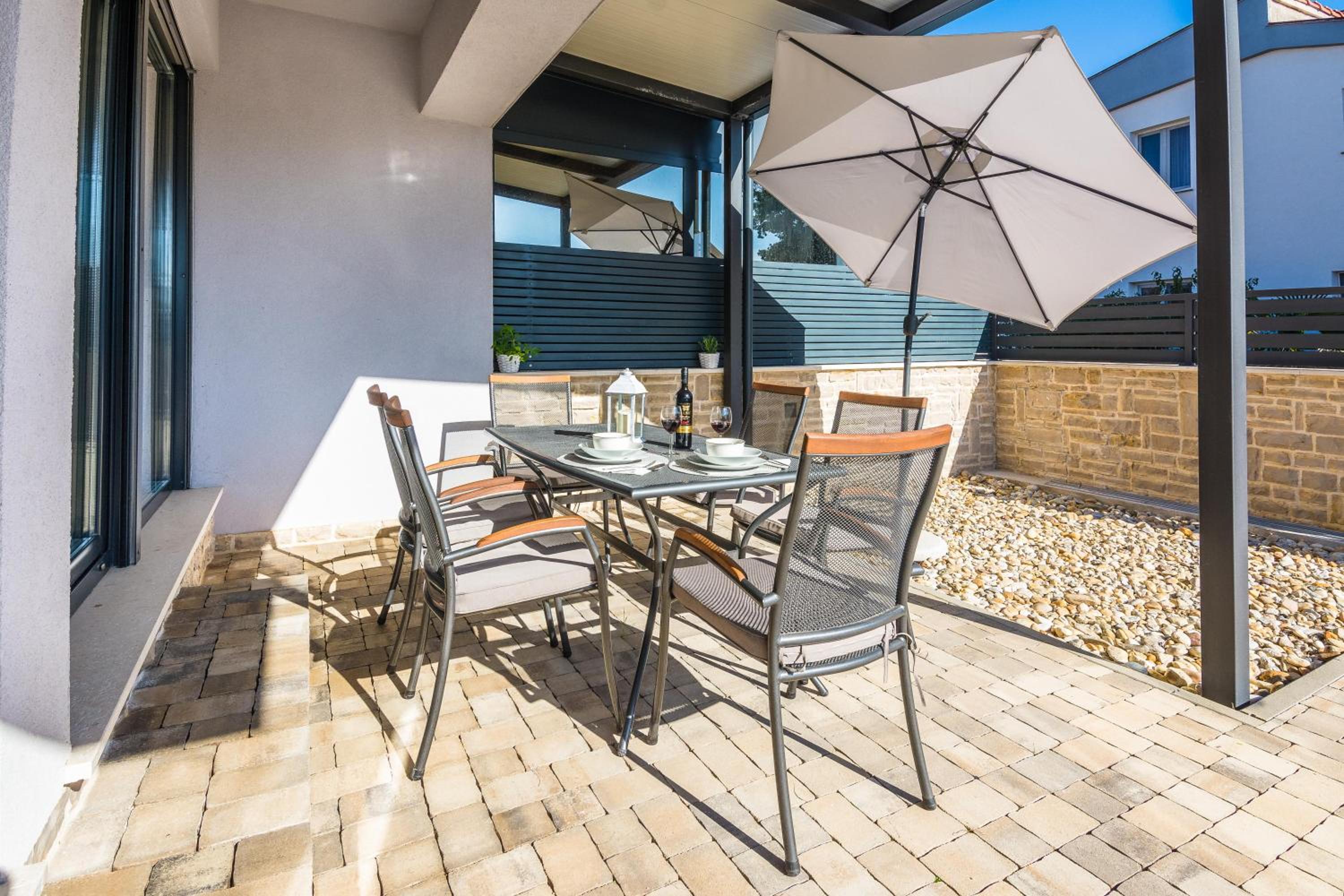 Ferienhaus Genster - Holiday Home Mirna Vir Kroatien