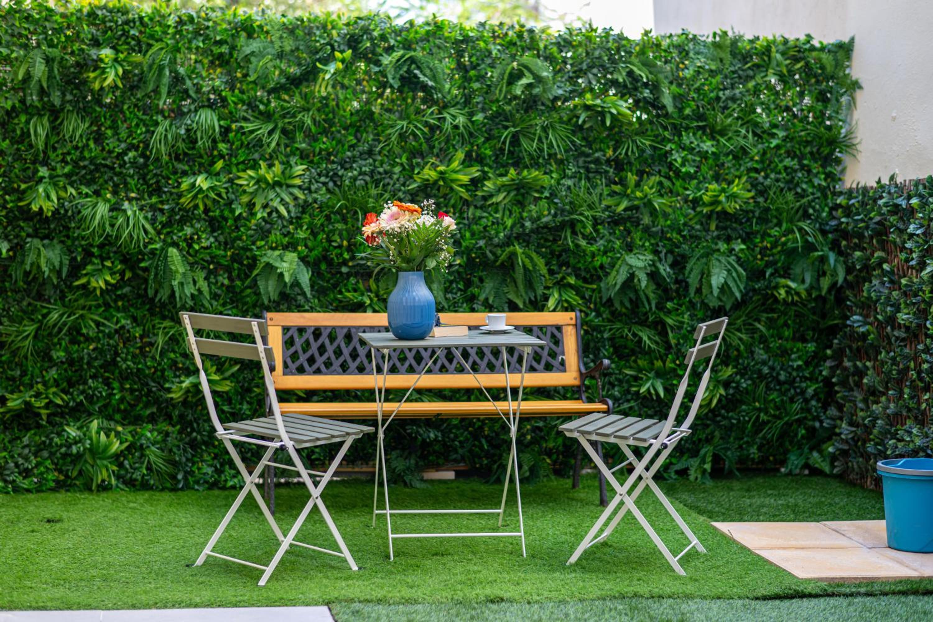 HomEasy Apartments - Kalamata Central Getaways with Private Parking