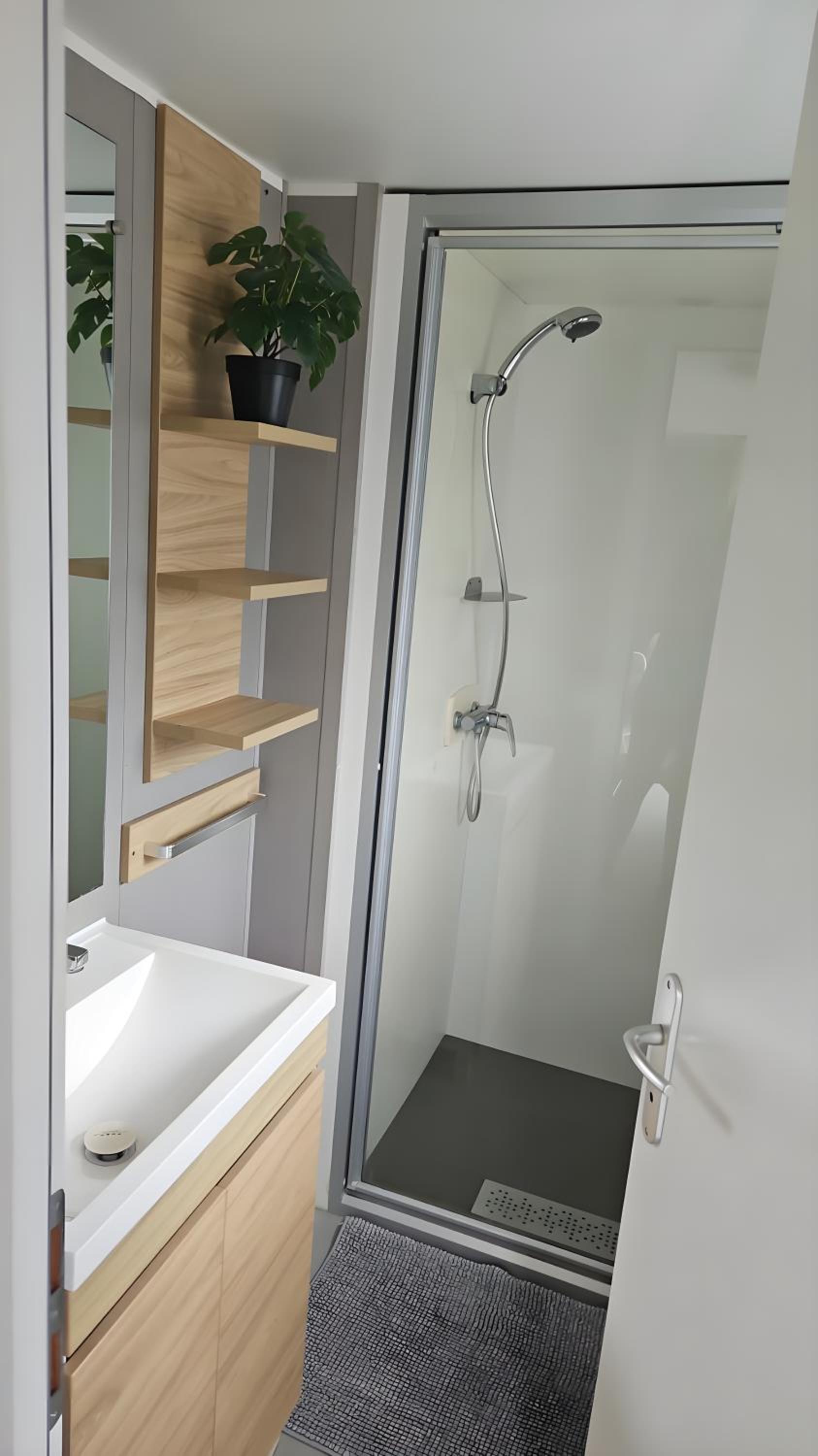 Cozy Tiny SolHouse 7 - Near Groningen - 5 Star Location view 3